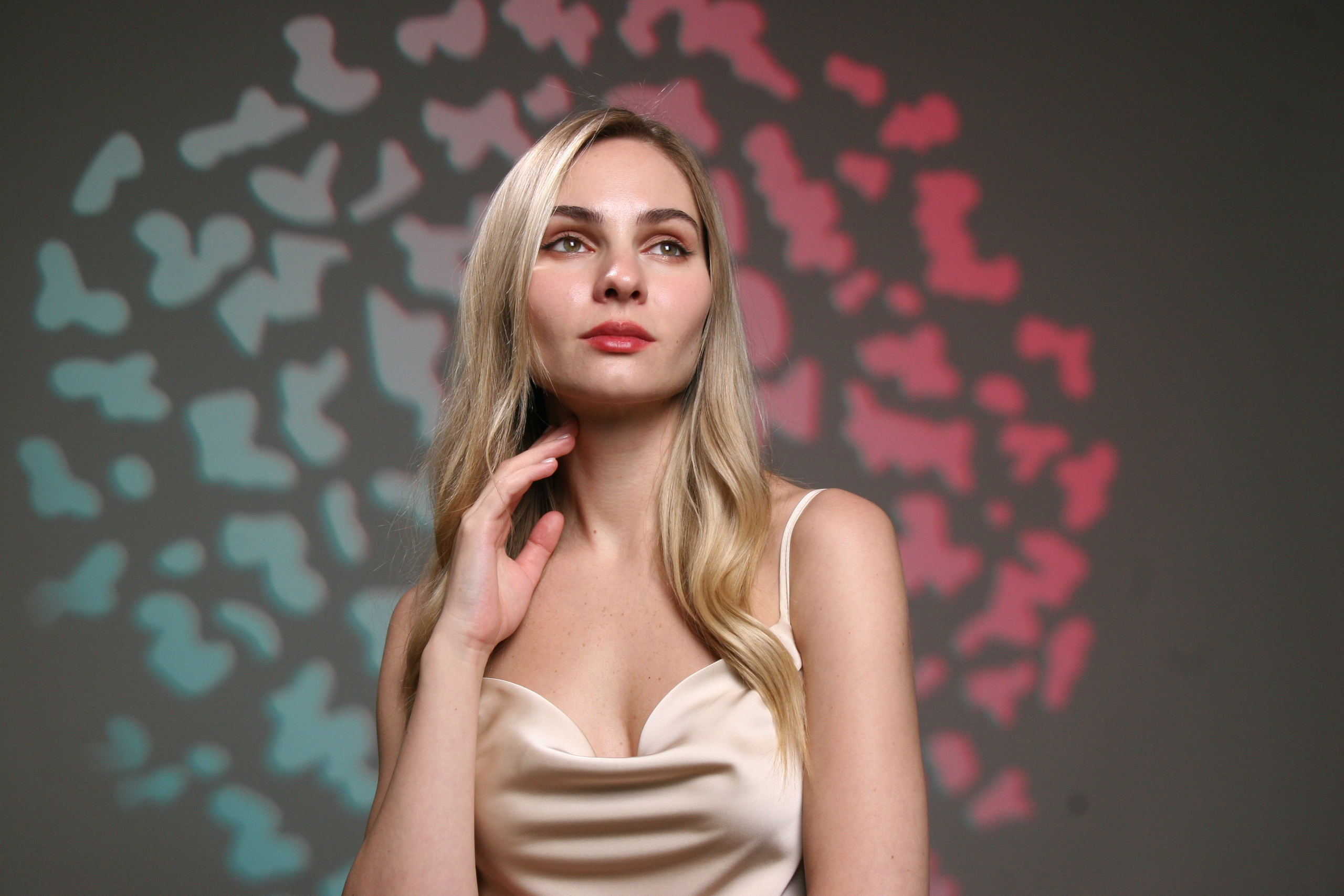 Студия и модели. Креативный фотограф