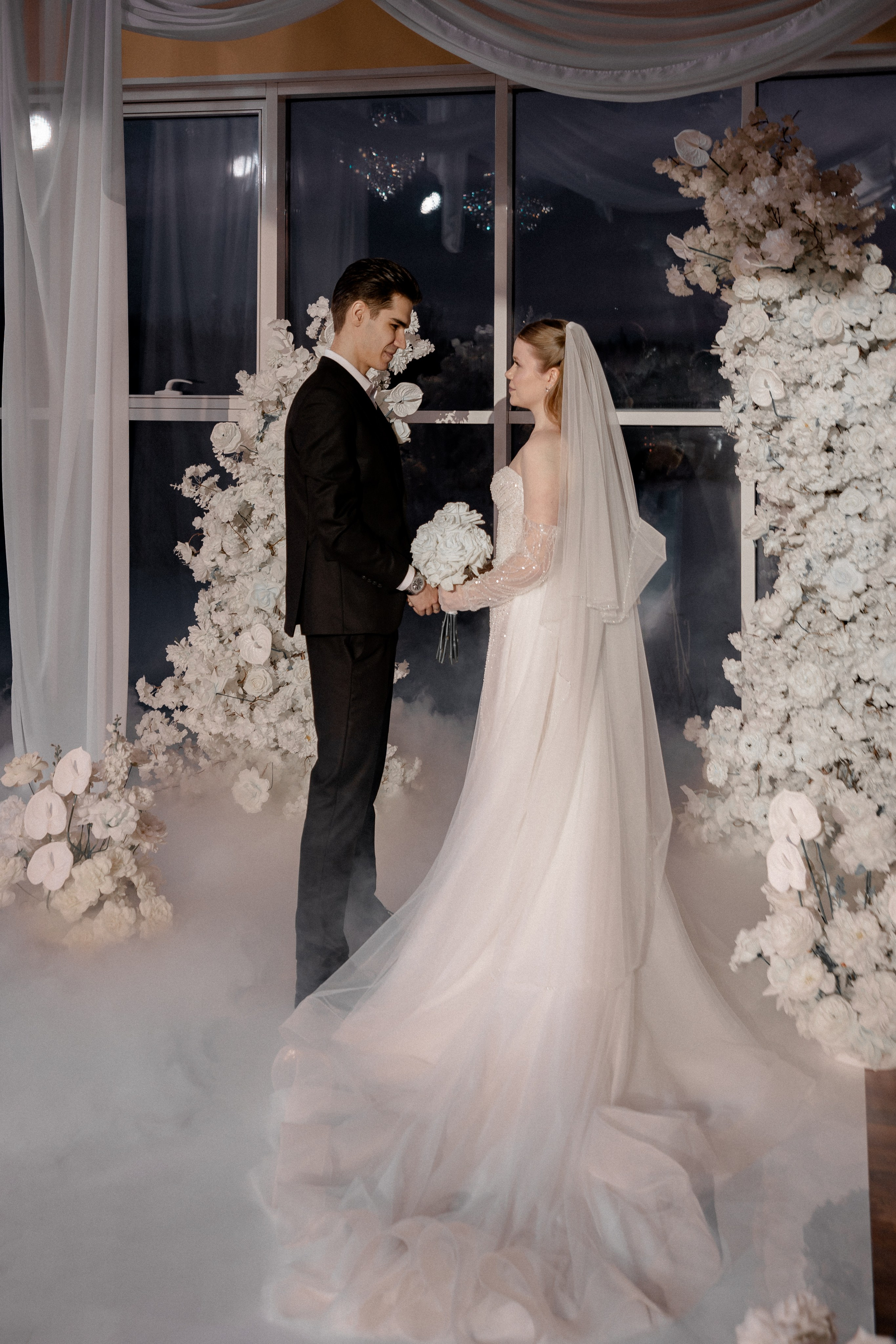 СВАДЕБНАЯ СЬЕМКА СБОРОВ В ОТЕЛЕ И ВЫЕЗД НА ЦЕРЕМОНИЮ (СНЯТО В СИБИРЕ В НИЖНЕВАРТОВСКЕ). Профессиональный фотограф, Санкт-Петербург — Виктория Богомолова
