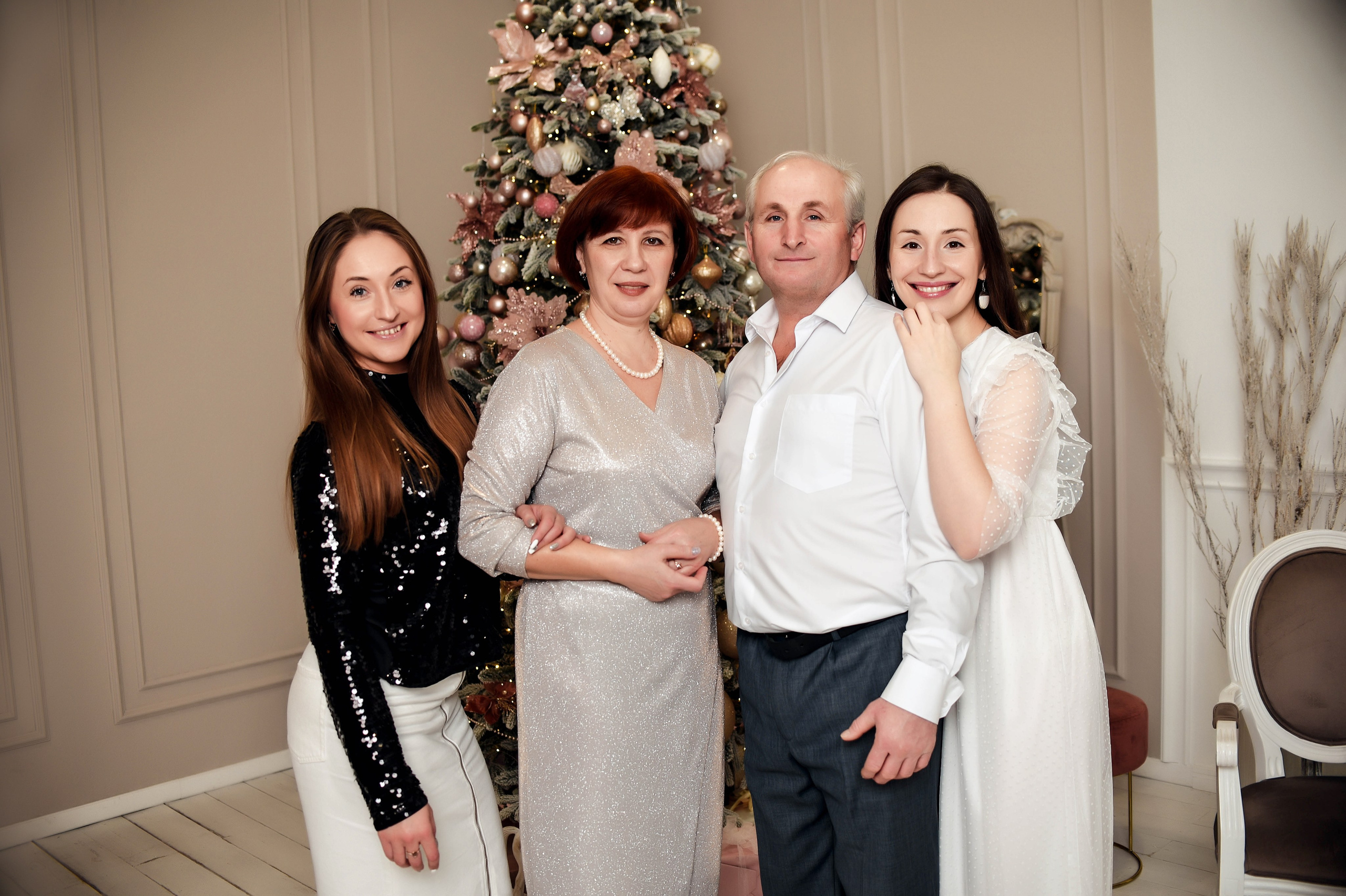 Новогодняя семейная. Свадебный, семейный, детский, контент фотограф в Омске Максим Ильин
