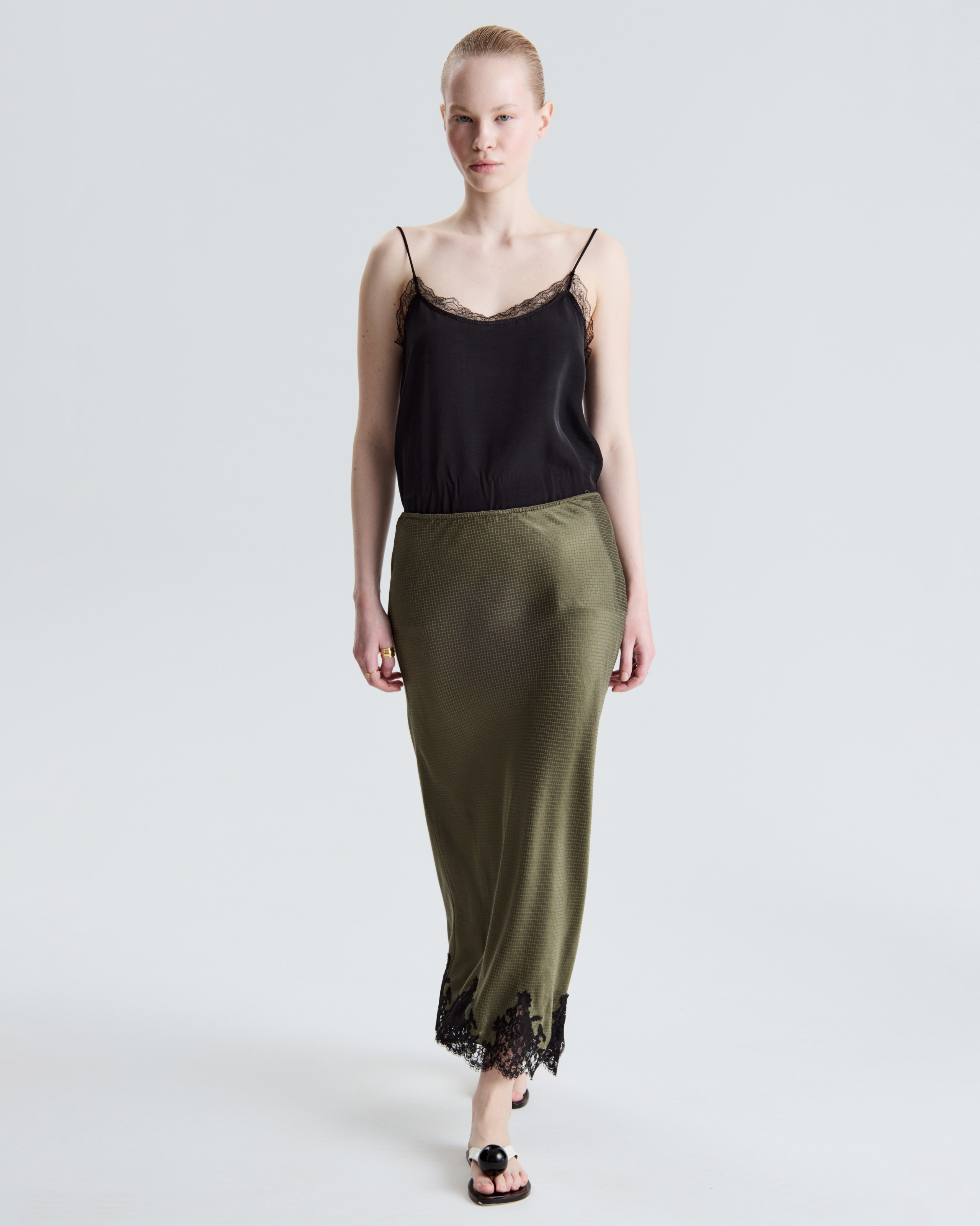 Room513. Фотограф и видеограф для брендов в Москве