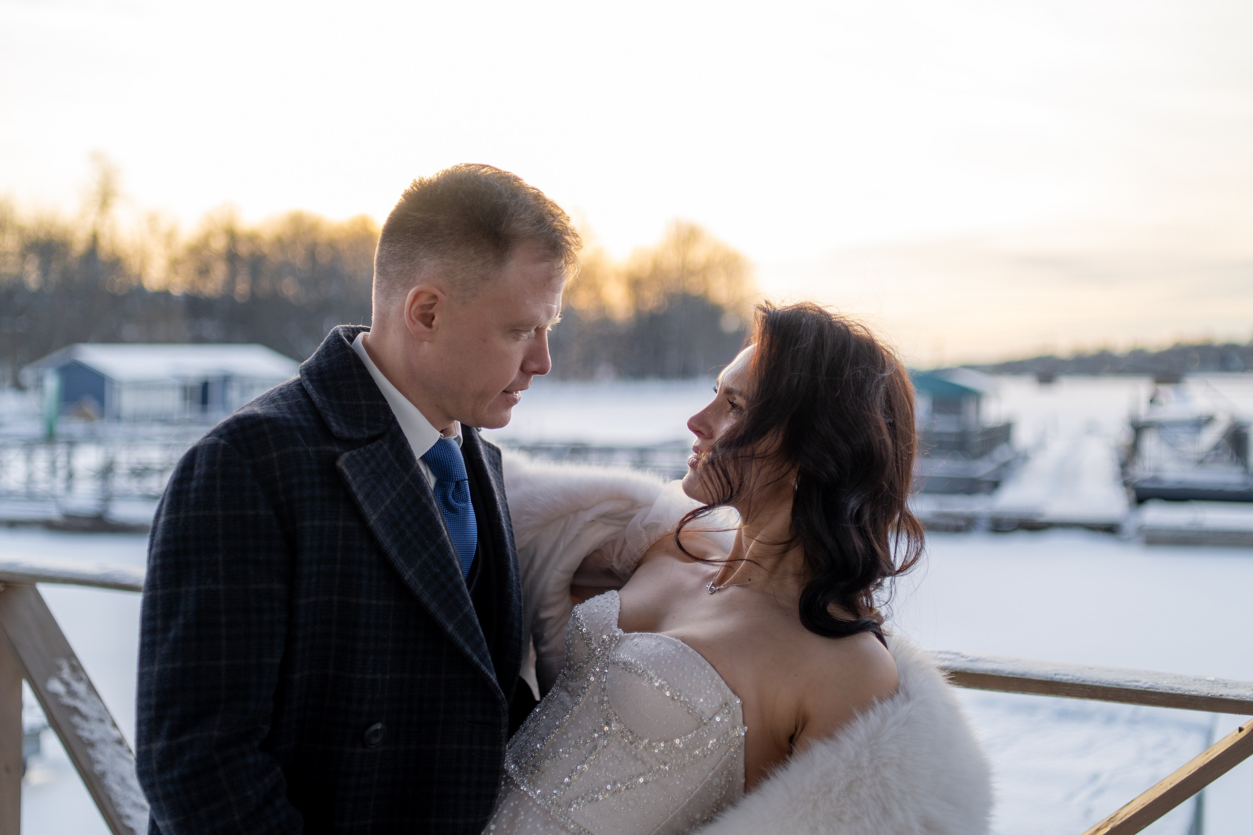 Свадебная съемка зимой в Санкт-Петербурге. Свадебный фотограф Александр Невский в Санкт-Петербурге