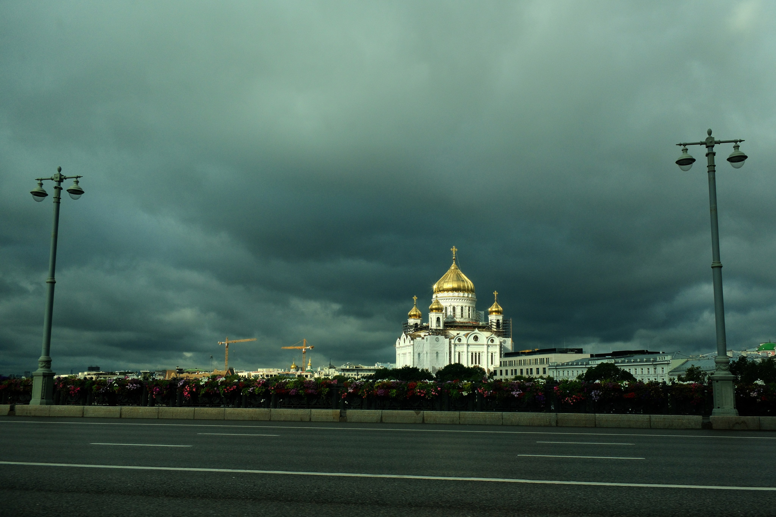 Улица, люди, жизнь…