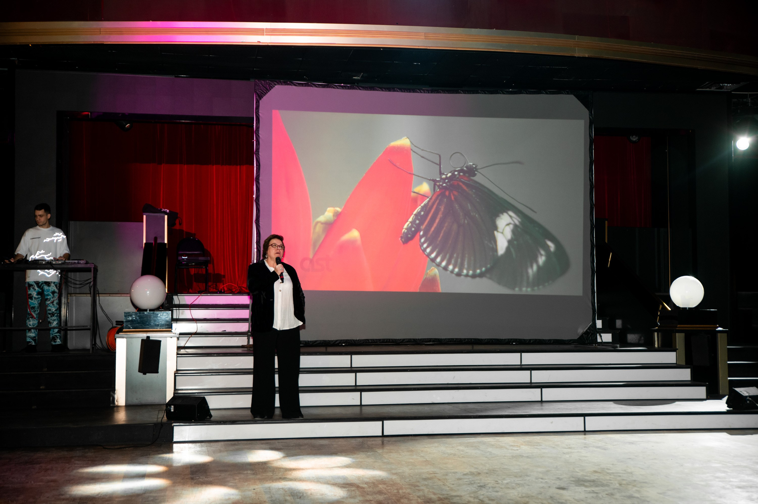 Корпоратив в театре МДМ. Свадебный и портретный фотограф в Москве Жердев Даниил