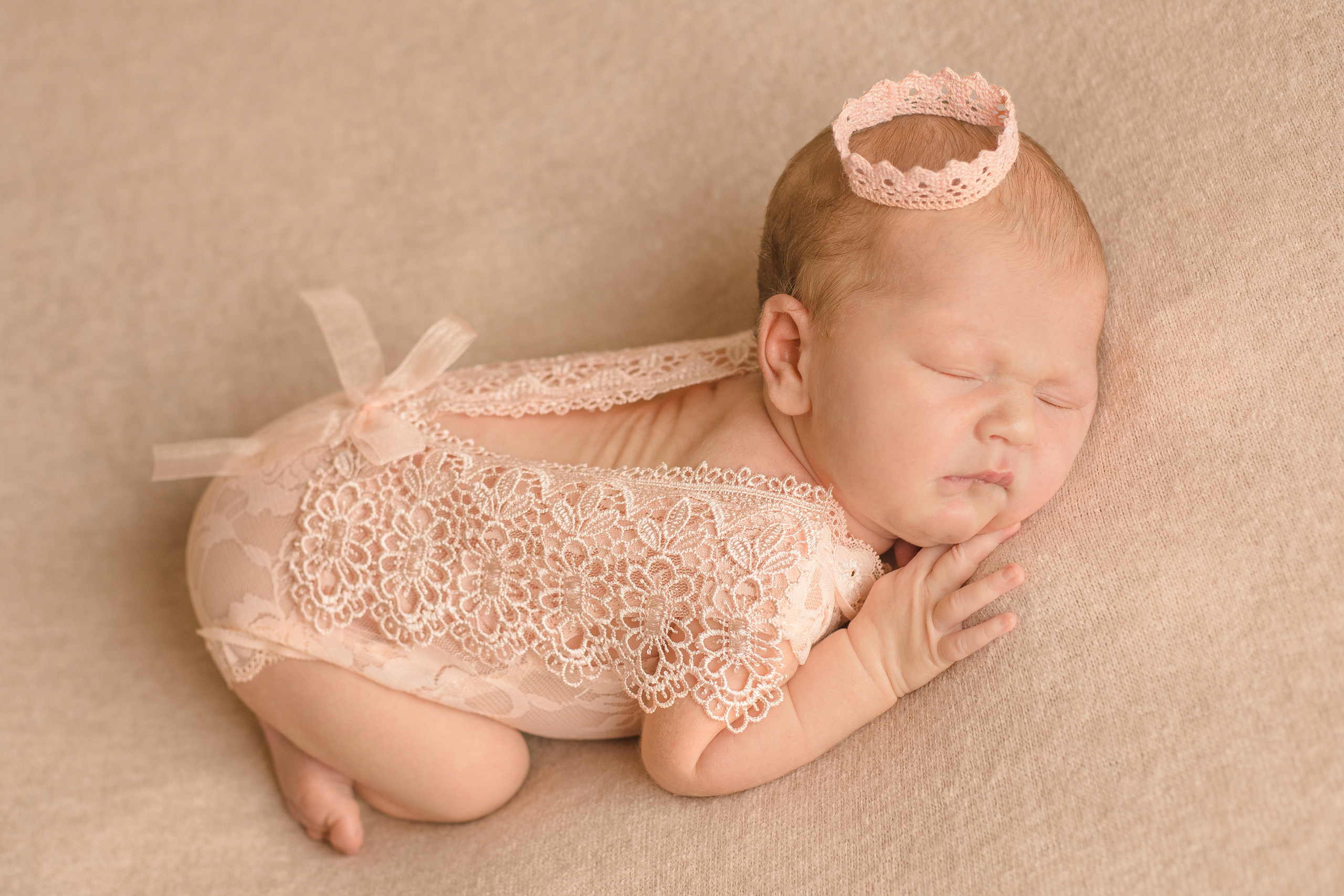 Новорожденные. Фотограф новорожденных Омск —со всем необходимым к вам домой