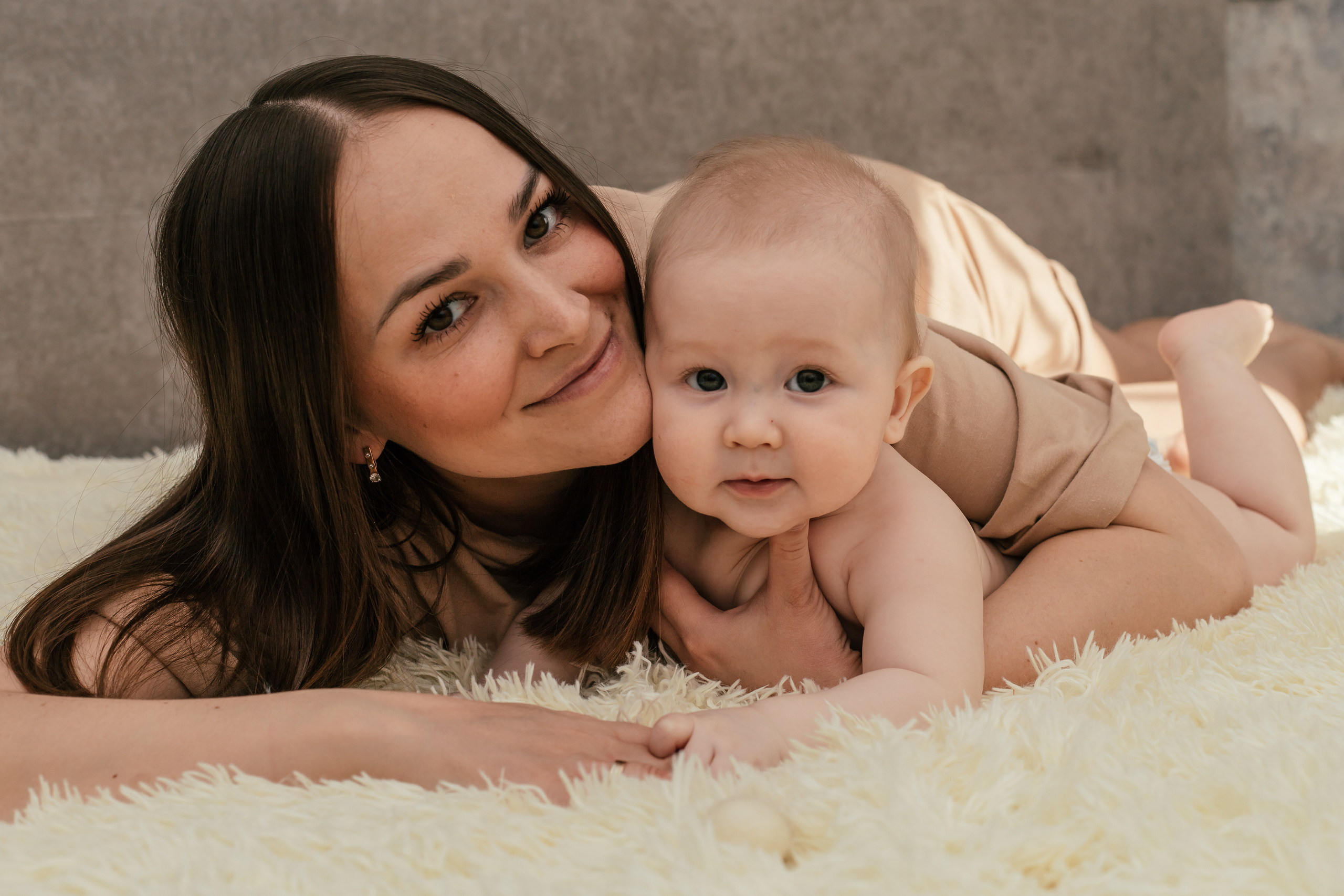 Просто дома. Фотограф новорожденных Омск —со всем необходимым к вам домой