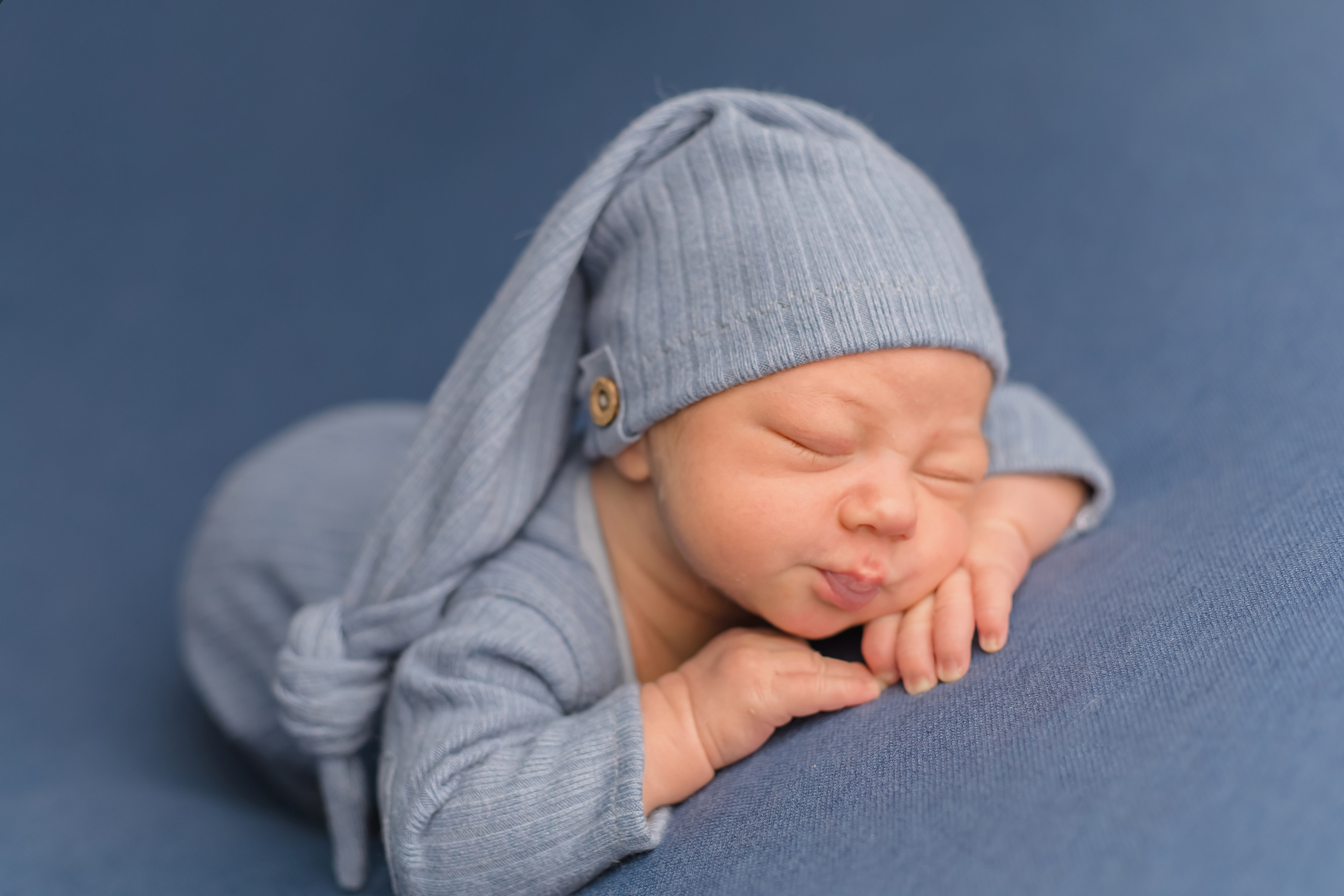 Новорожденные. Фотограф новорожденных Омск —со всем необходимым к вам домой