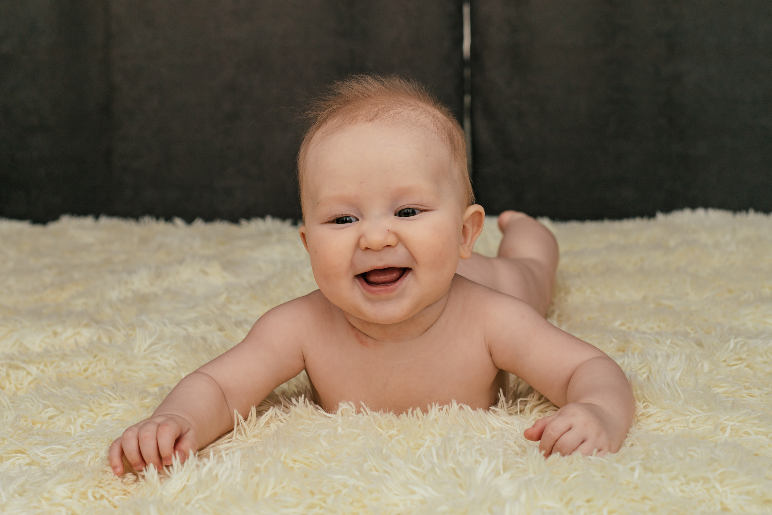 Просто дома. Фотограф новорожденных Омск —со всем необходимым к вам домой