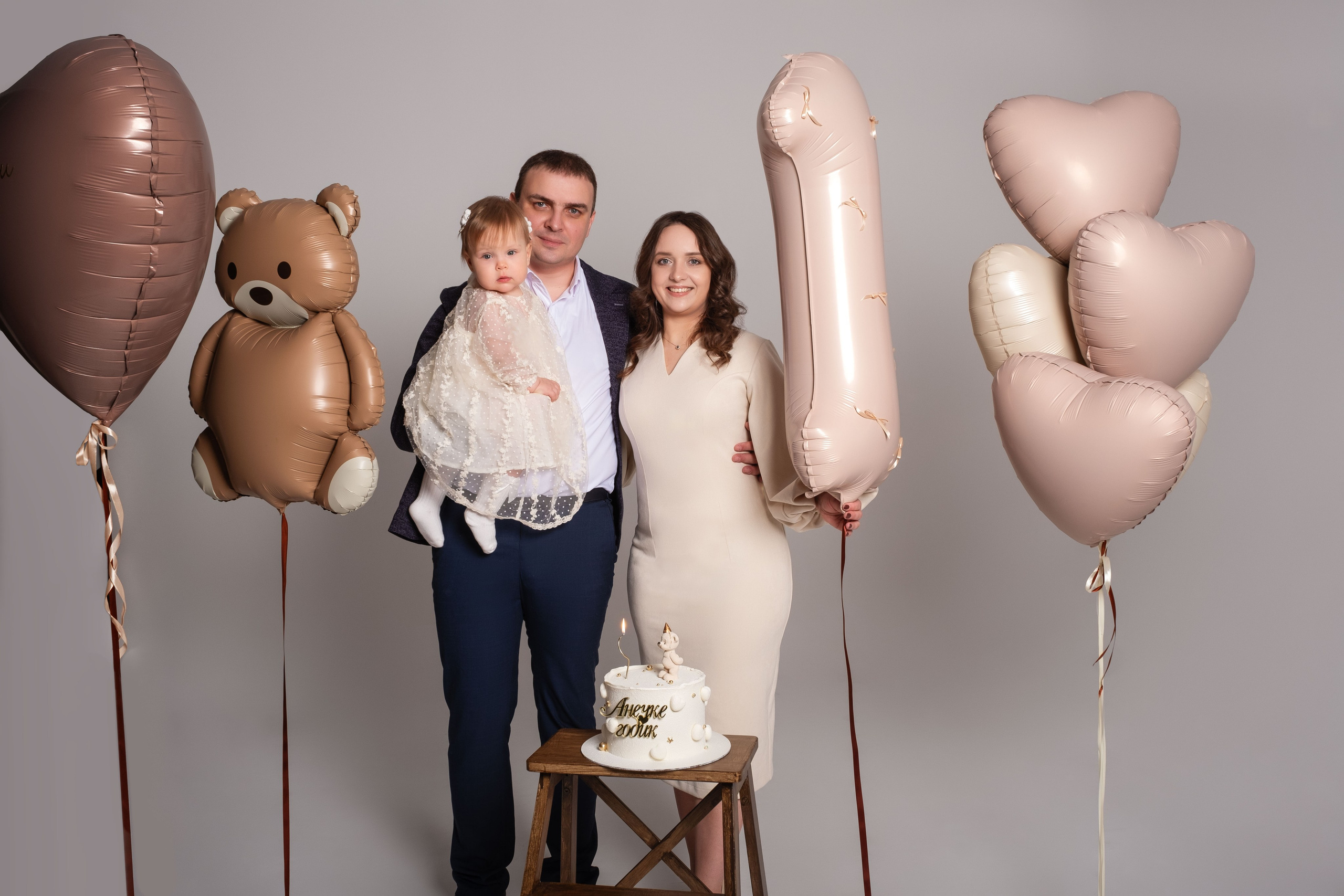 Семейные студийные фотосессии, дни рождения. Фотограф беременности Демочкина Елена