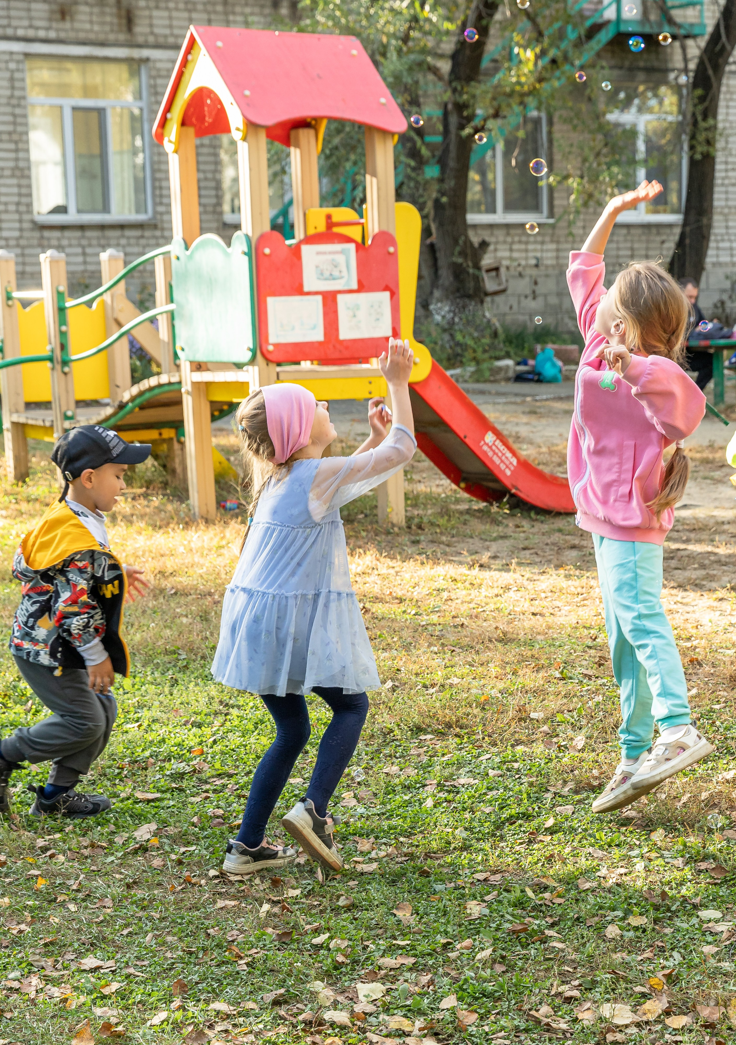 Репортажно-постановочная съемка в саду. Детский семейный фотограф в г. Находка Ольга Коваленко, фотостудия Memories