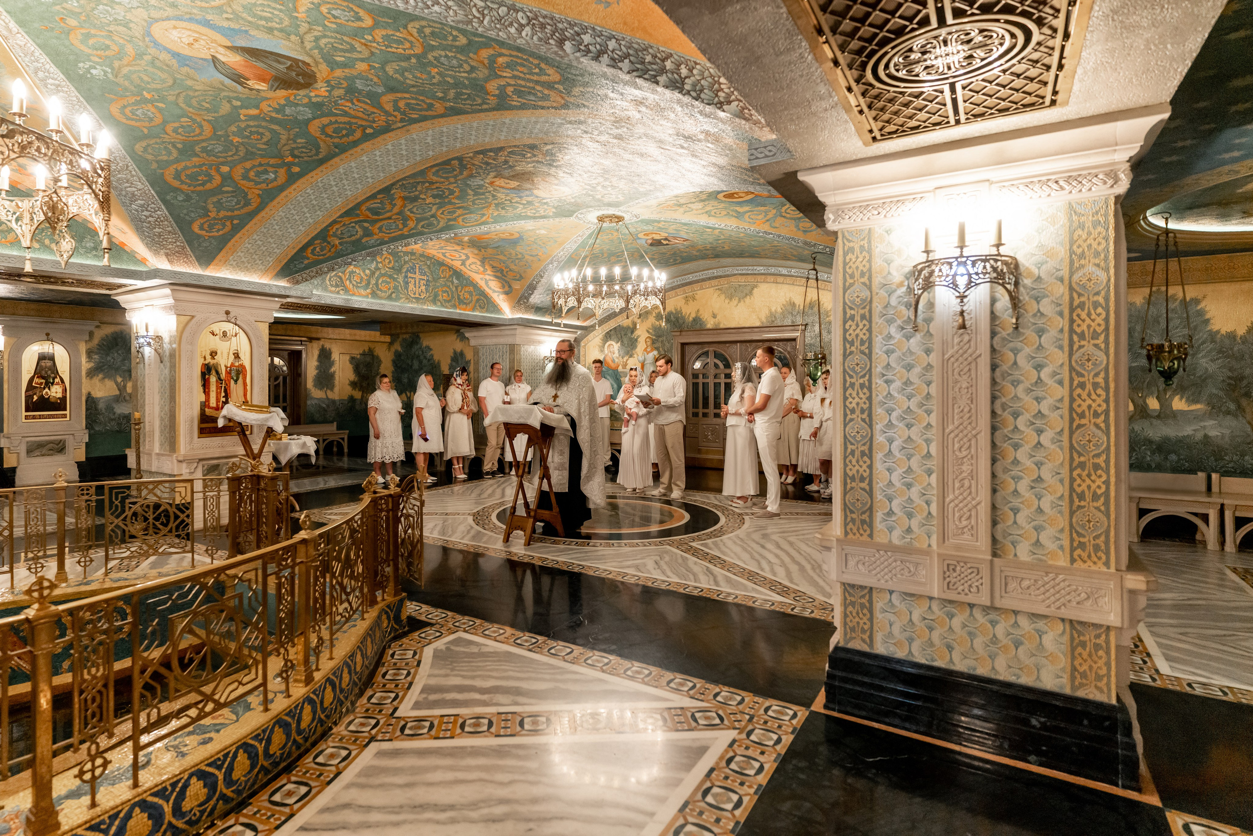 Крещение в Сретенском монастыре. Фотограф \ Видеограф на Крещение, Венчание Москва