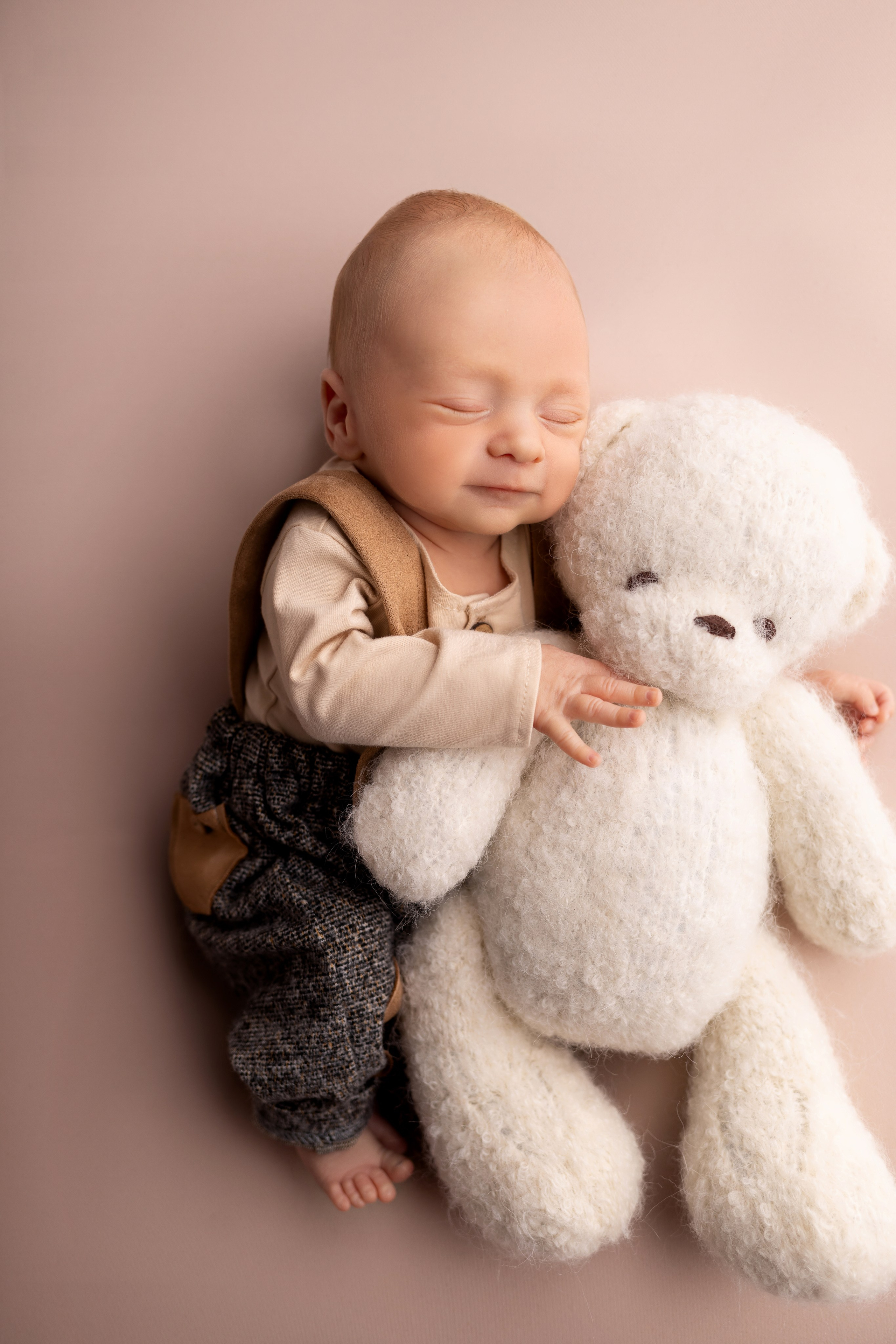 Классическая фотосессия малыша. Фотограф новорожденных малышей в Омске и Омской области Эльвира Камаева