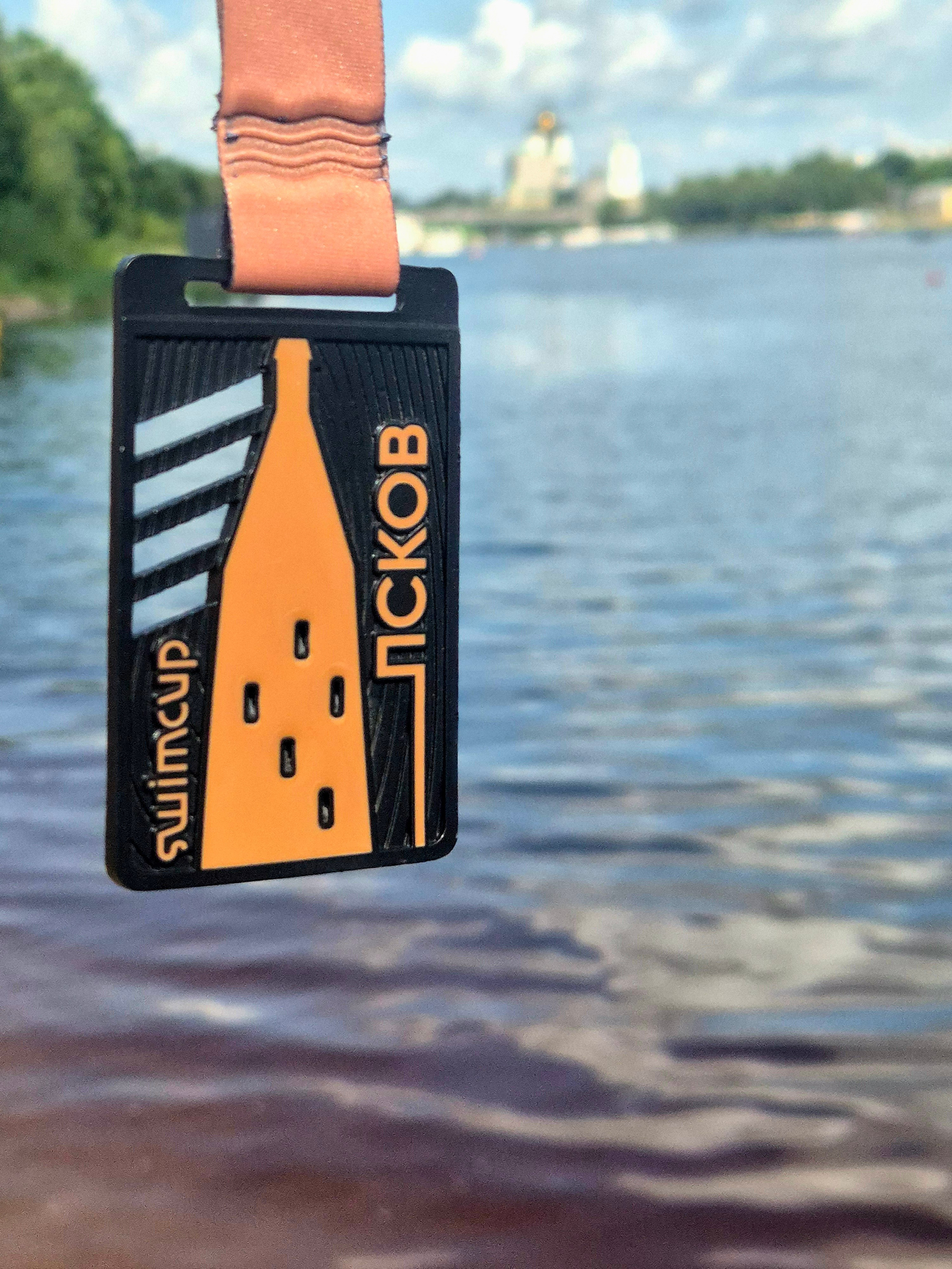 Плыть в такой красоте - очень классное удовольствие. Всю дорогу не зеленая стена леса, как в Хантах, а красивые пейзажи, Кремль