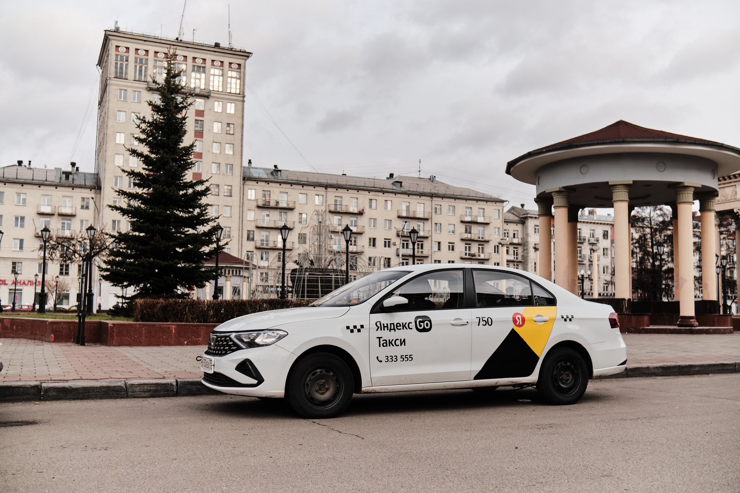 Новый автопарк Яндекс такси в Новокузнецке. Свадебный и семейный фотограф в Новокузнецке Иван Иванов
