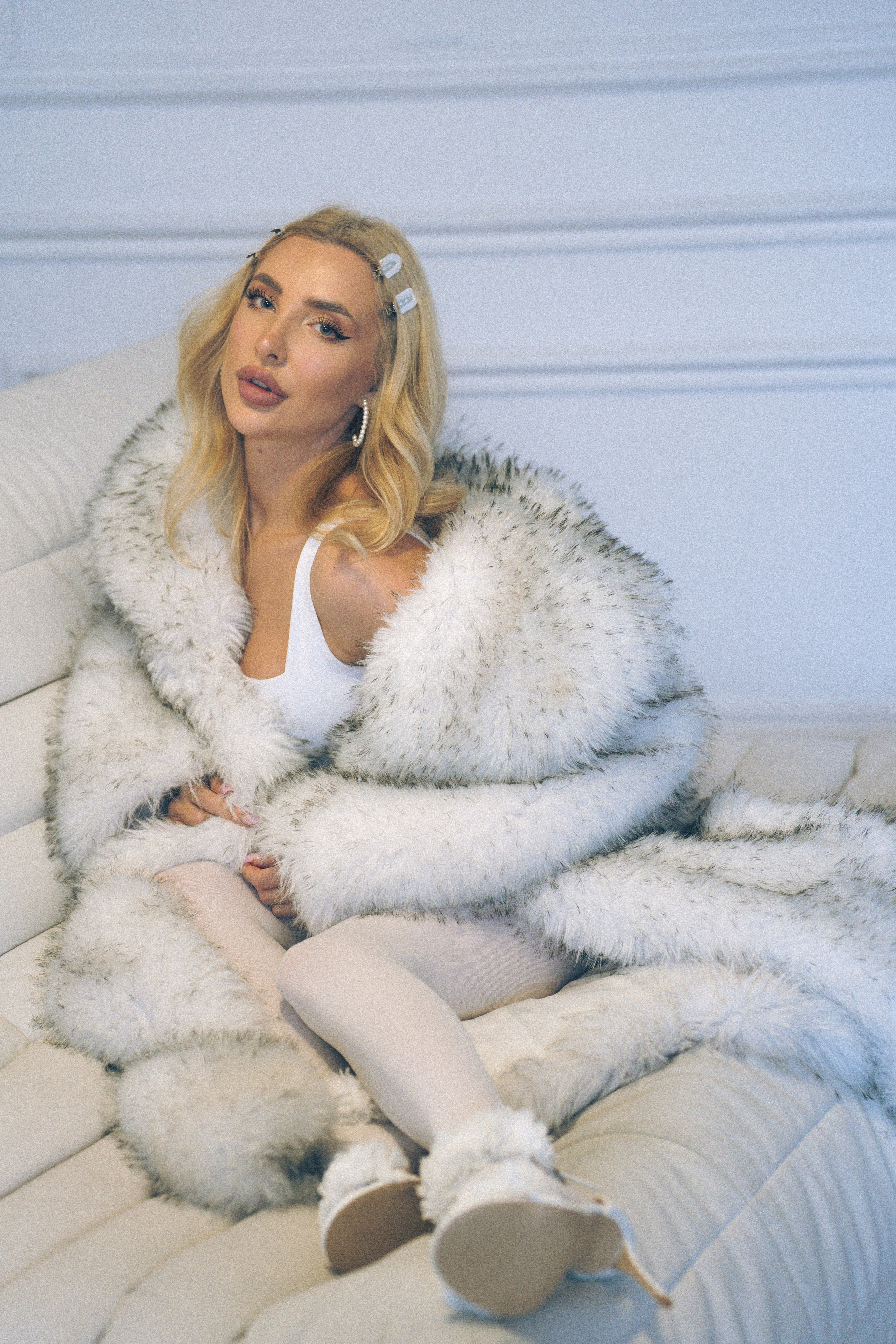 МИНИМАЛИЗМ В СТУДИИ НА ЧЕРНЫШЕВСКОЙ В СТУДИИ С БАЛКОНОМ. Профессиональный фотограф, Санкт-Петербург — Виктория Богомолова