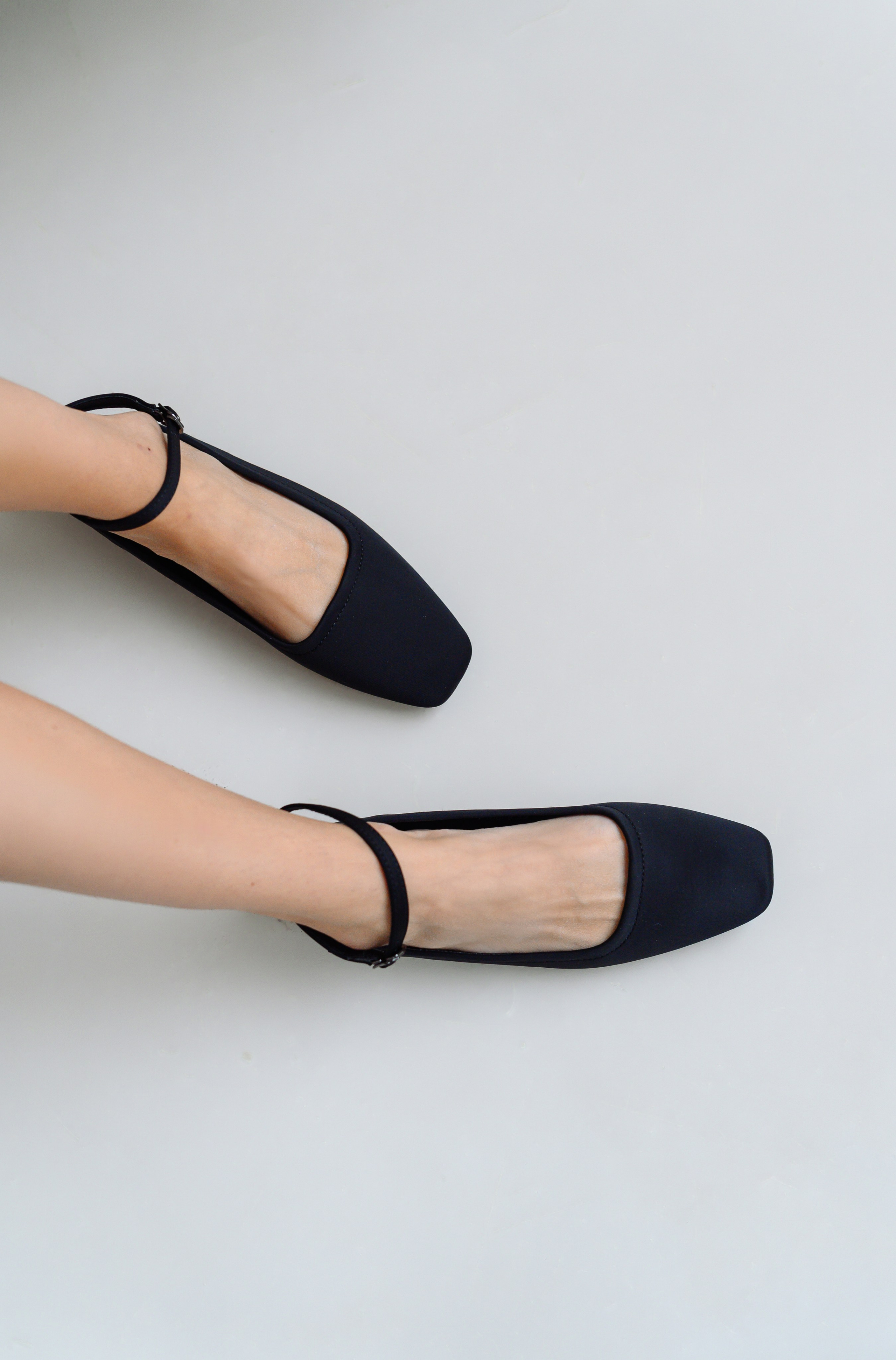 Съемка обуви для маркетплейсов (Wildberries, Ozon, Яндекс.Маркет). Фотограф товаров для соцсетей - инстаграм, вконтакте. Контент-фотограф в Москве Хныкина Лена