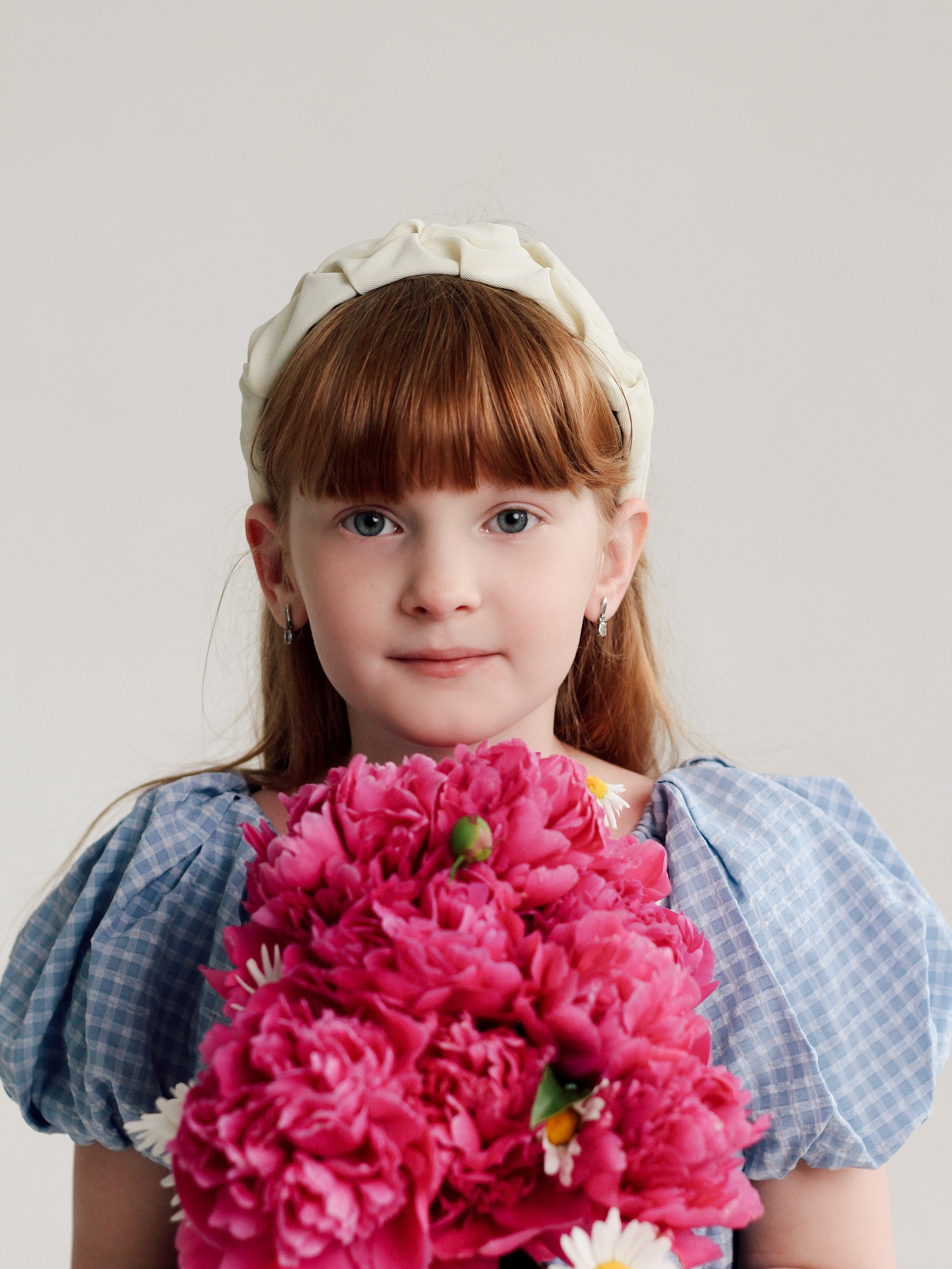 С пионами. Photography Eva