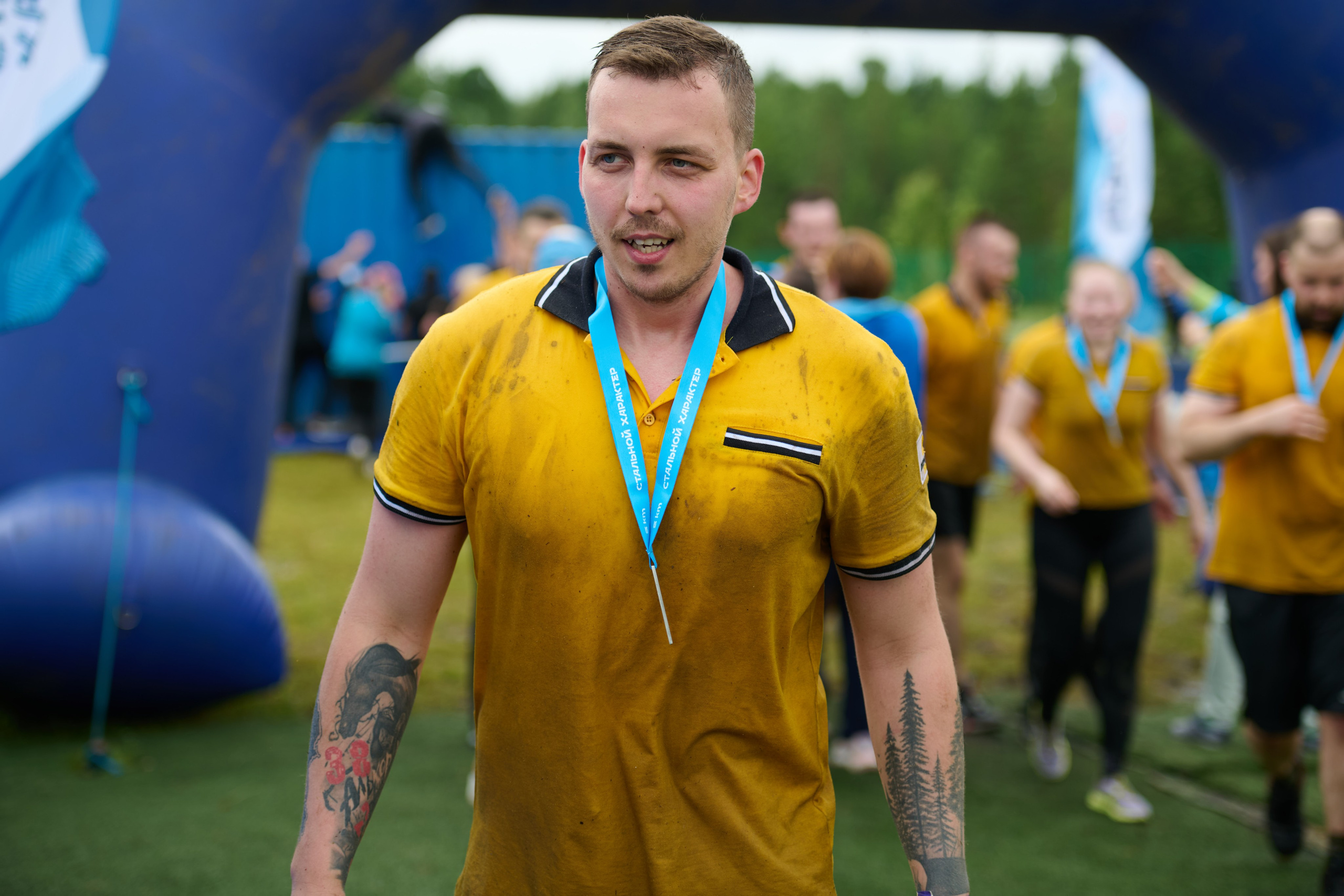 Фоторепортаж с забега Стальной характер в Сургуте, 5 июля 2025. Репортажный и семейный фотограф — Шелихов Сергей