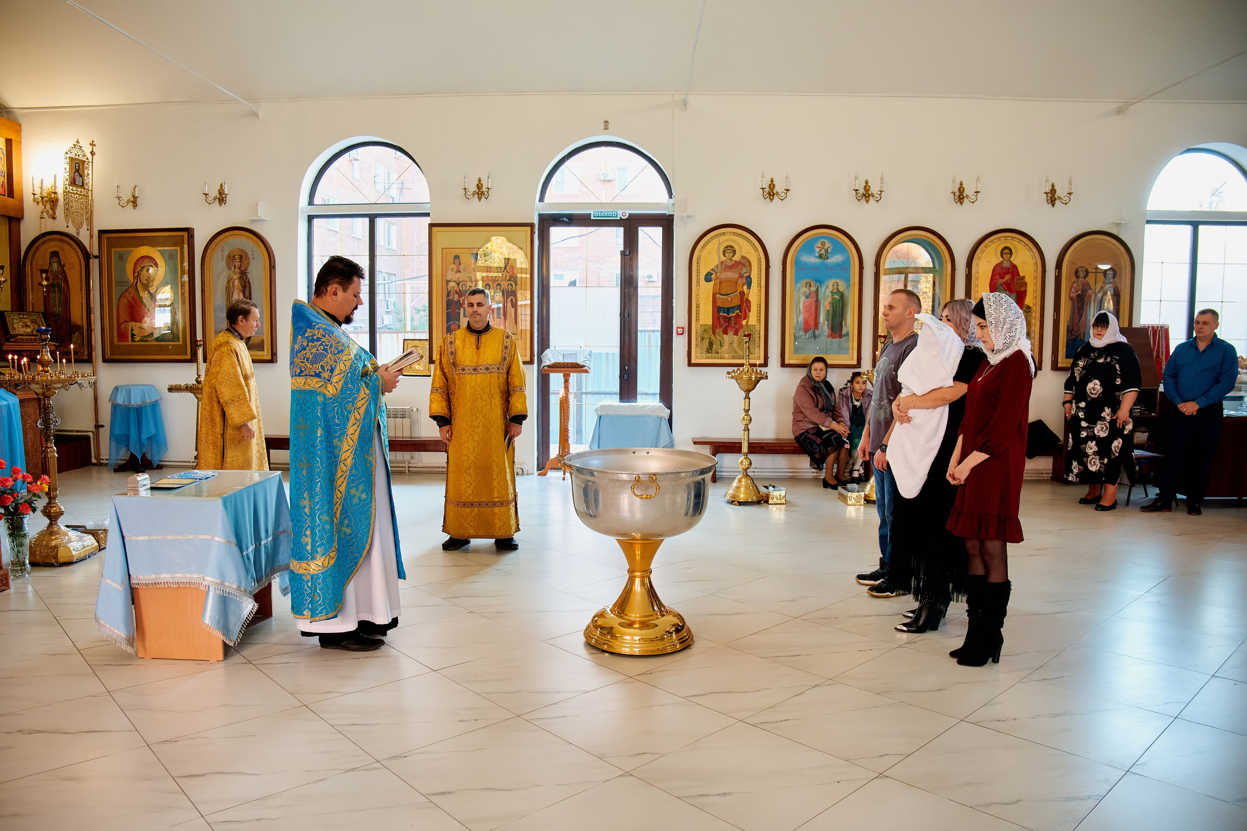 Крестины. Храм св. Серафима Саровского. Фотограф Таганрог Анна Трайжон