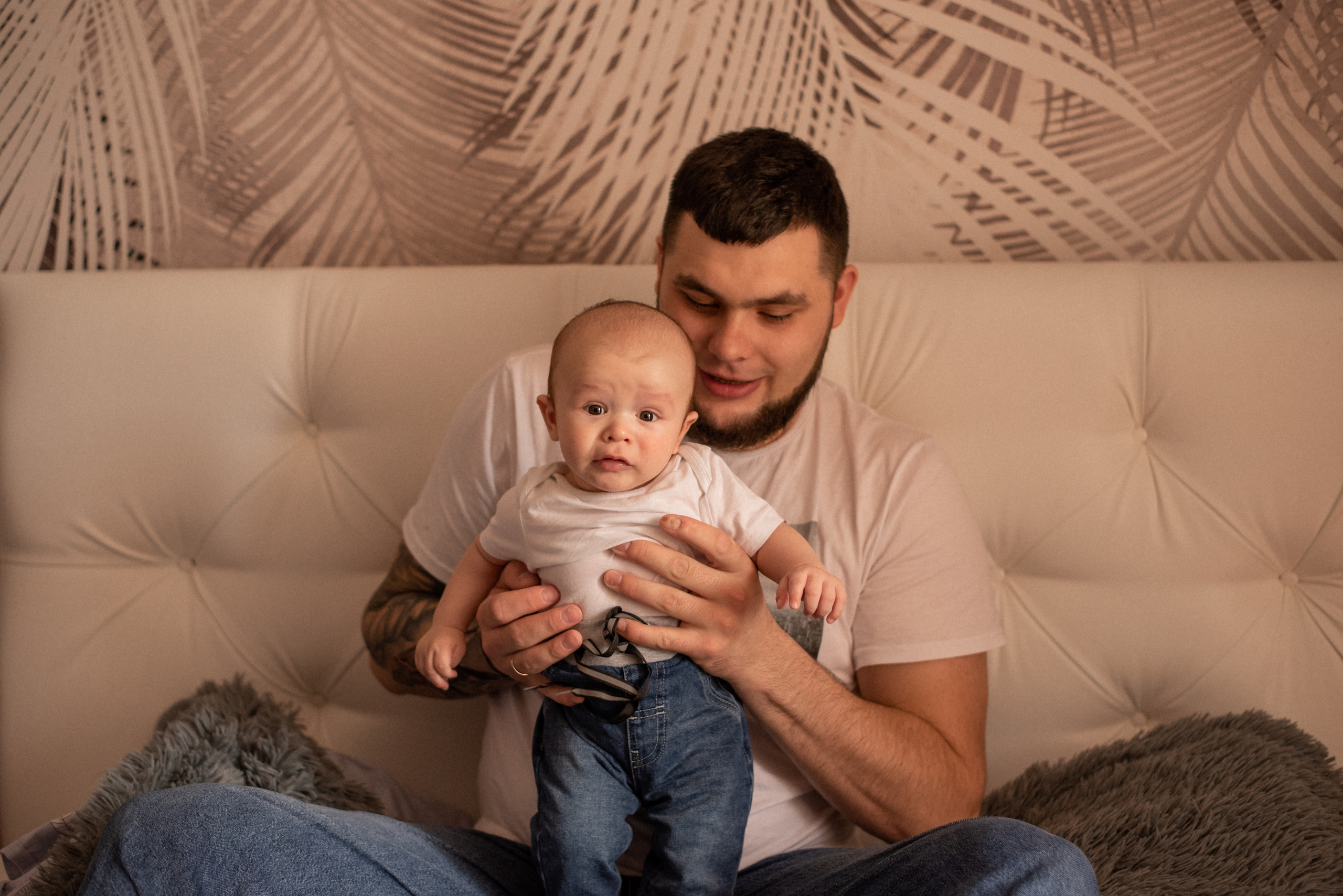 Малыш Мирон с родителями. Фотограф  Потапова Анна