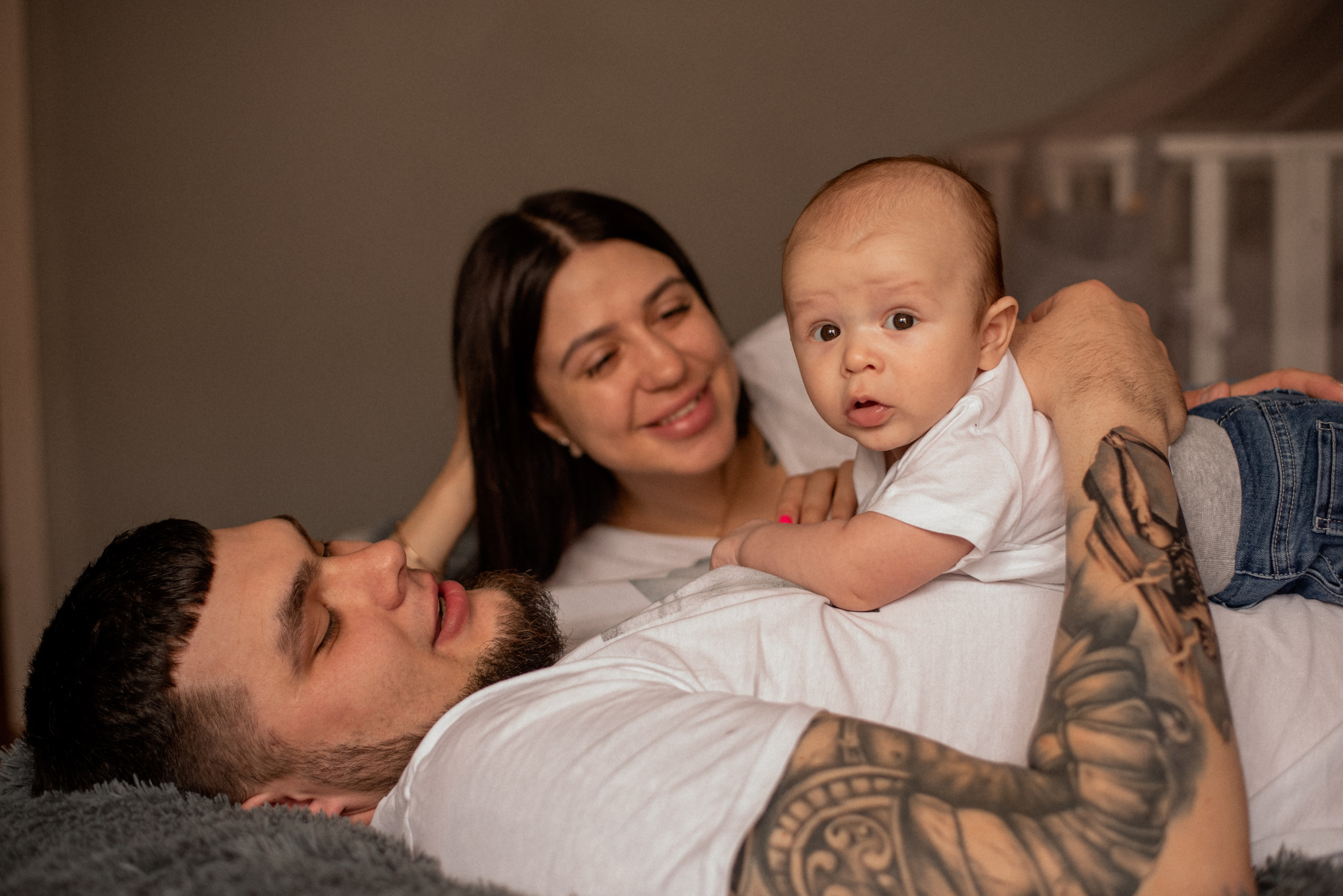 Малыш Мирон с родителями. Фотограф  Потапова Анна