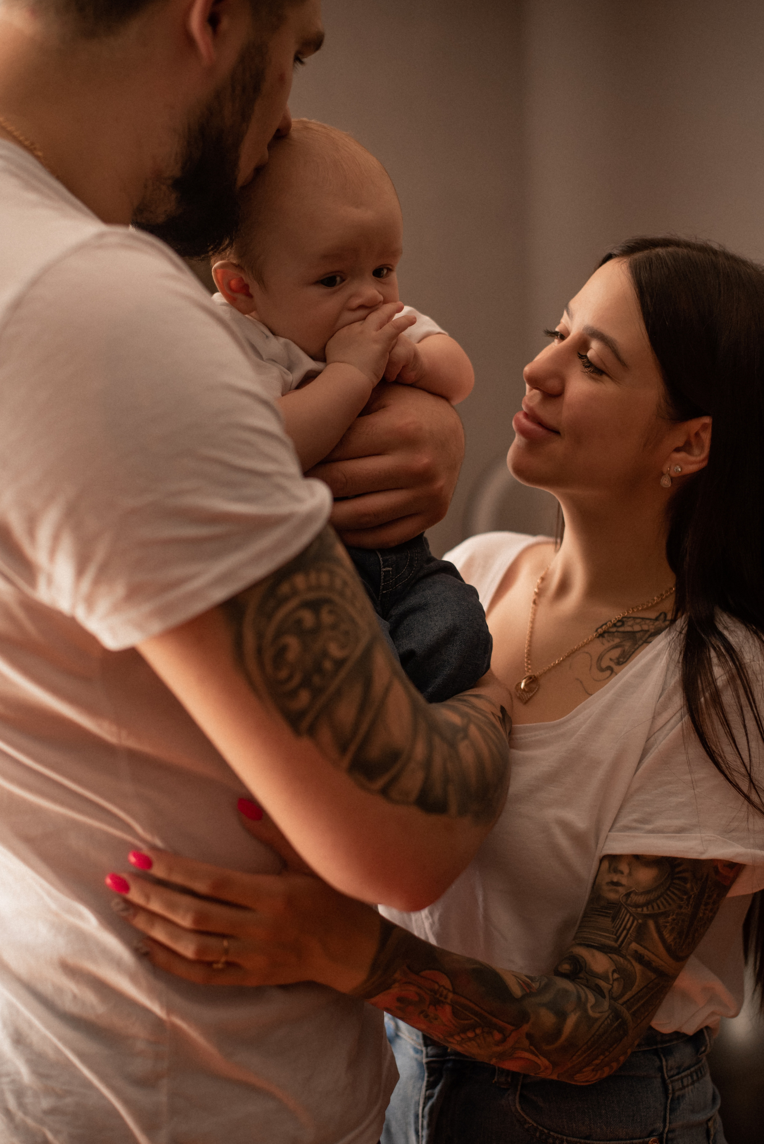 Малыш Мирон с родителями. Фотограф  Потапова Анна