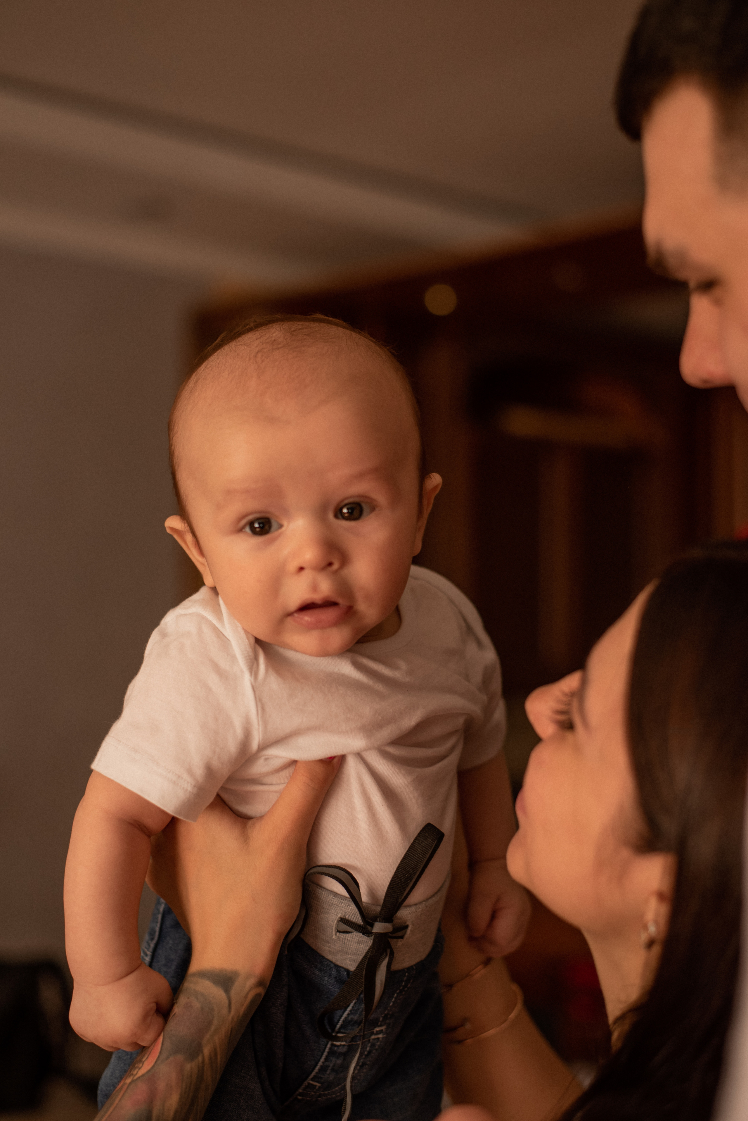 Малыш Мирон с родителями. Фотограф  Потапова Анна