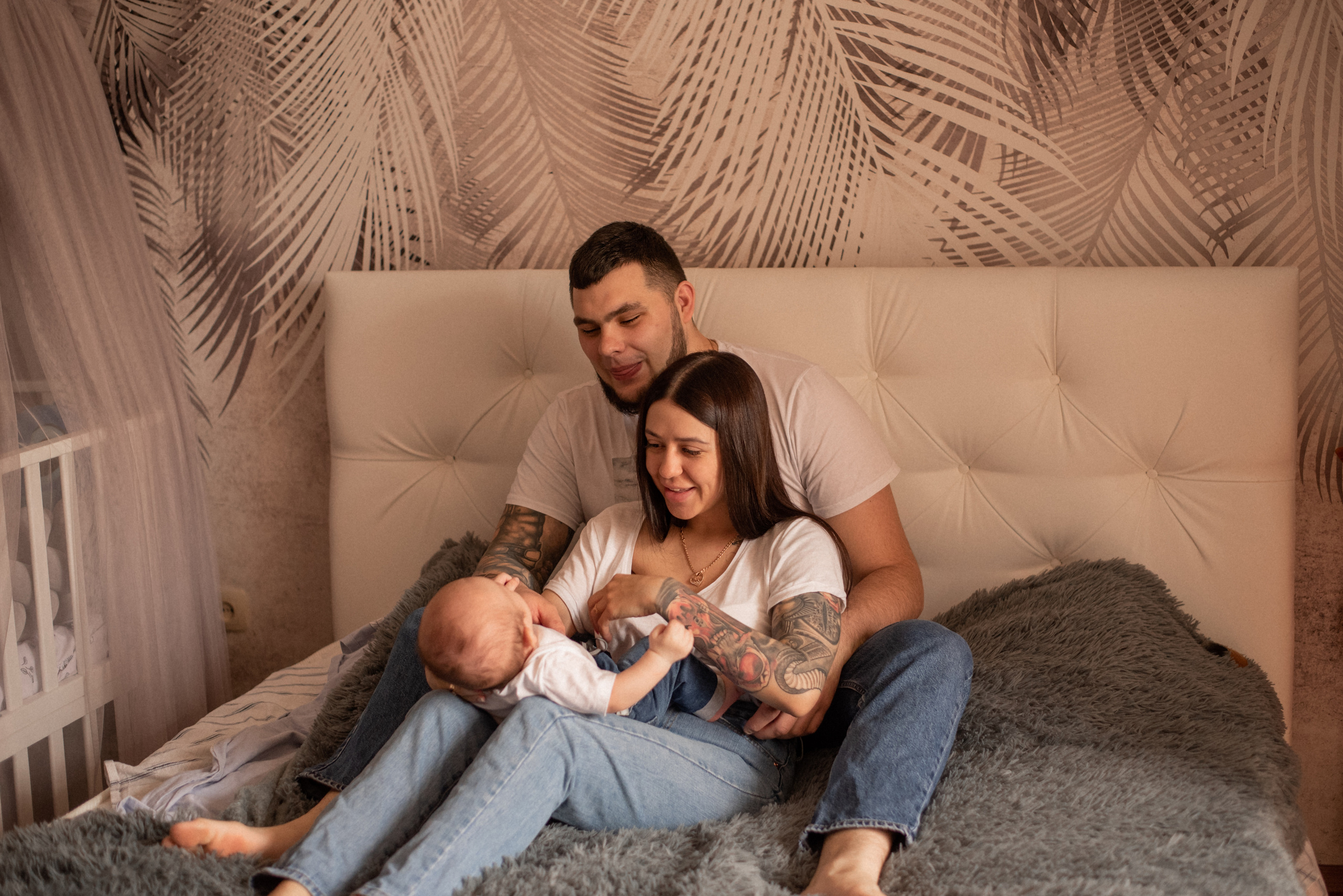 Малыш Мирон с родителями. Фотограф  Потапова Анна