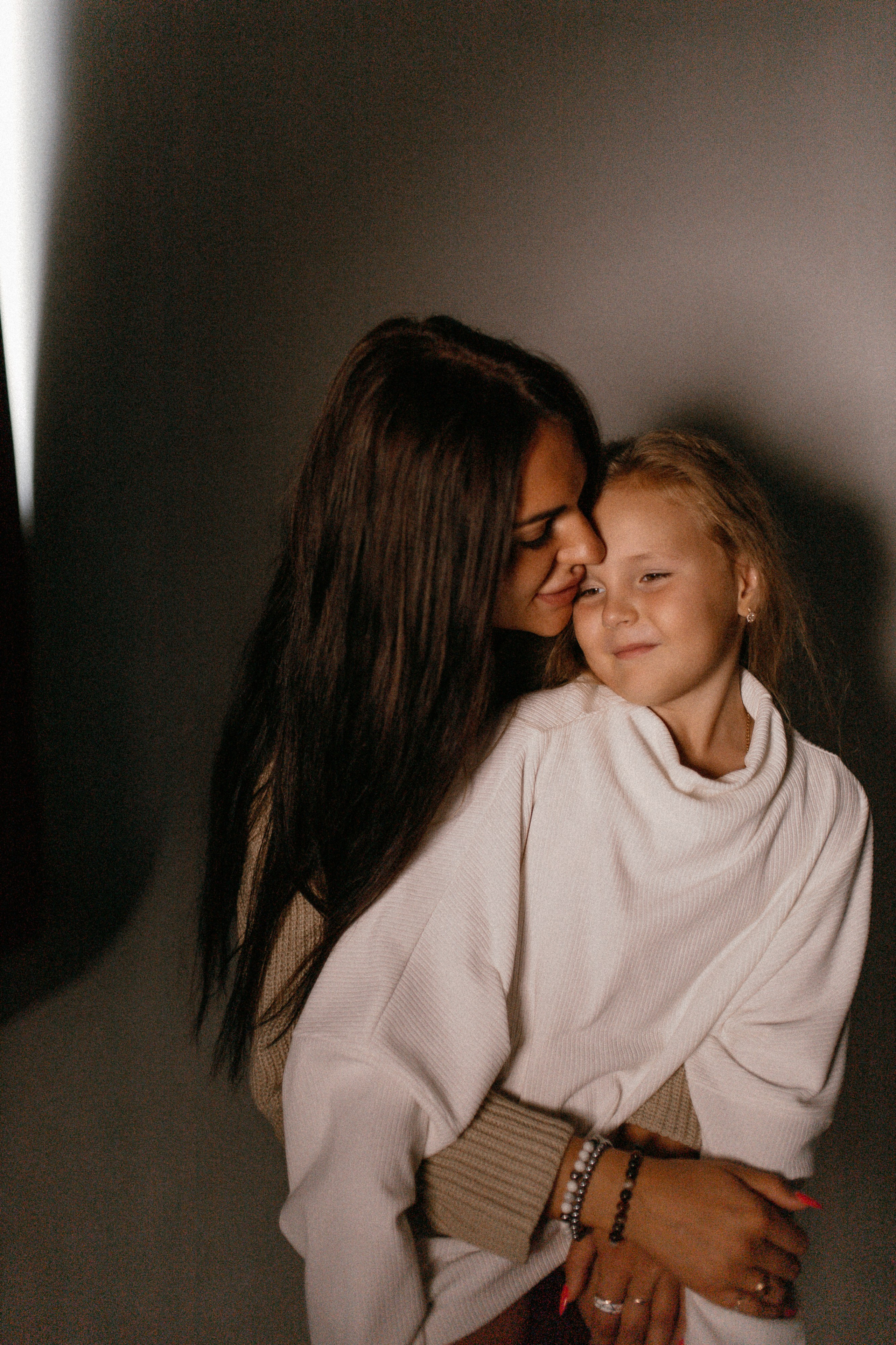 Есения и мама. Семейный фотограф Губкин/Старый Оскол