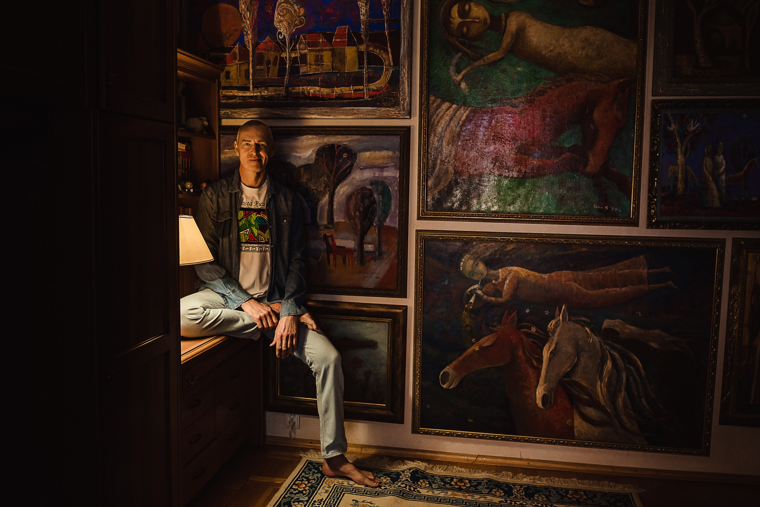 Квартира с картинами. Алиса, Андрей и их пушистая семья. Семейный Фотограф в Москве Ирина Хохлова