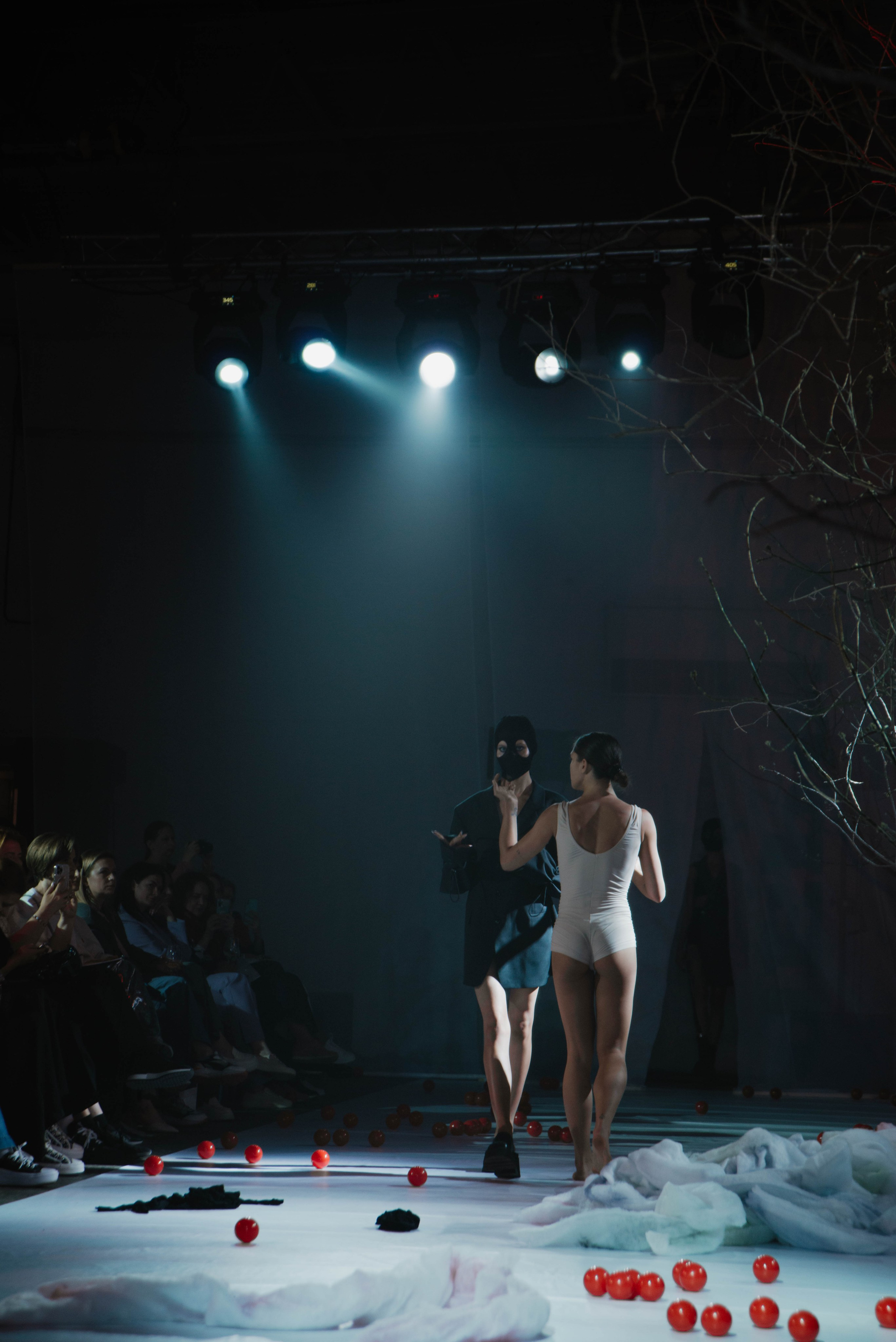 Показ «Красный Шум». Ксения Glossa. Портретный и репортажный фотограф в Самаре