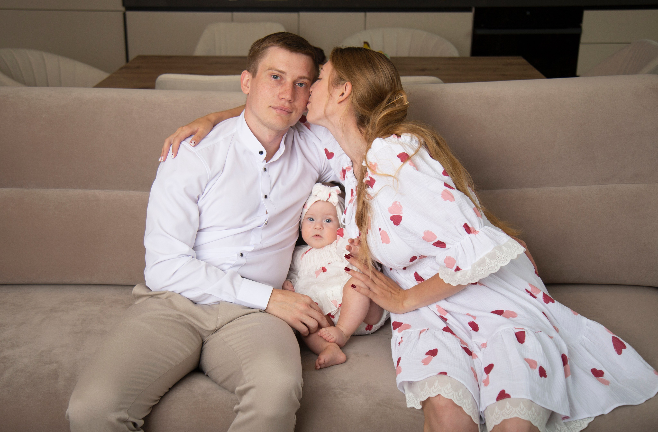 Семейная фотосессия с детьми в Москве дома. Фотосессия в студии в Москве от профессионального фотографа услуги по доступным ценам