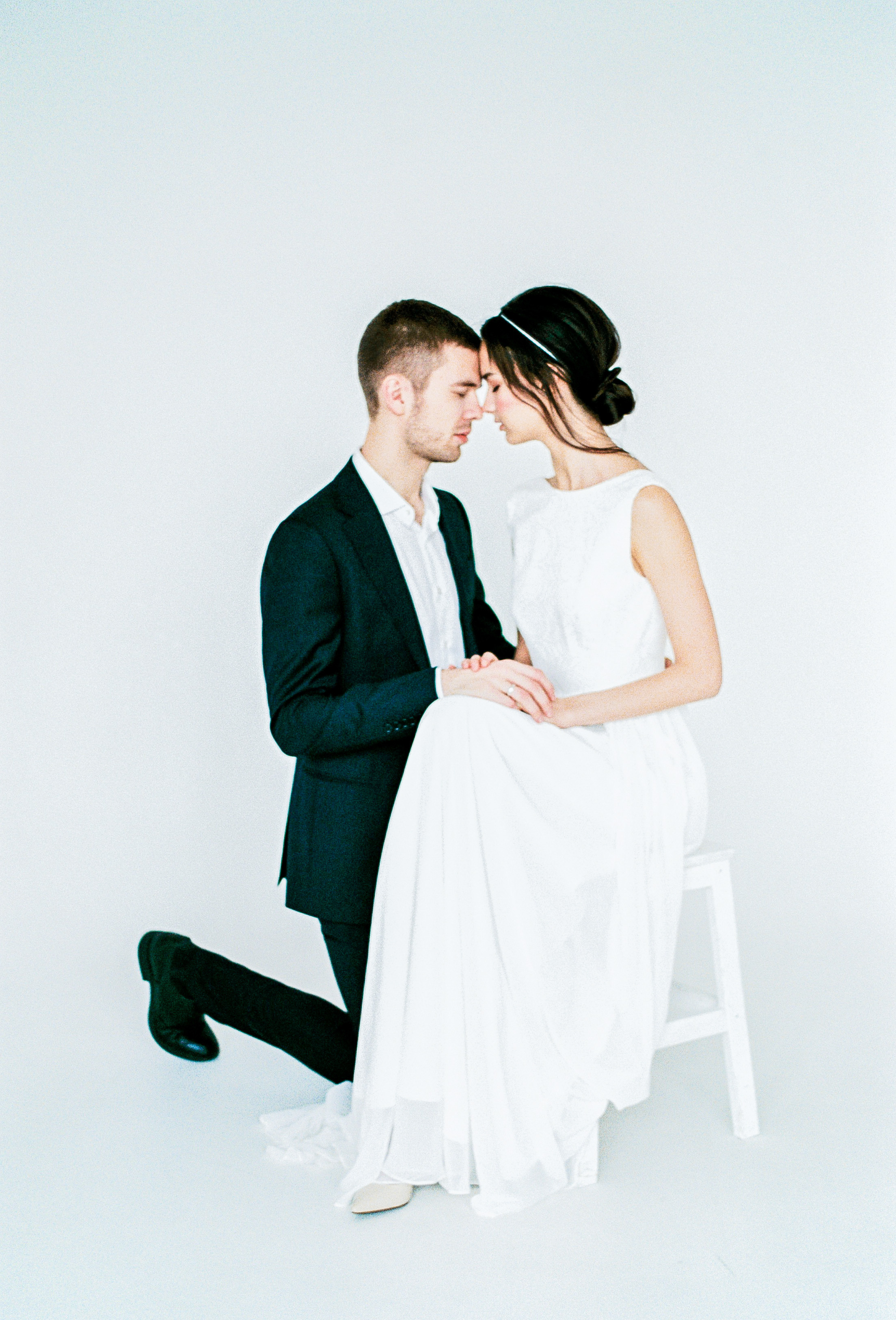 Фотосессия для двоих, лавстори в студии. Портреты студия Москва. Модельные тесты. Lovestory студия в Москве. Женсий фотограф