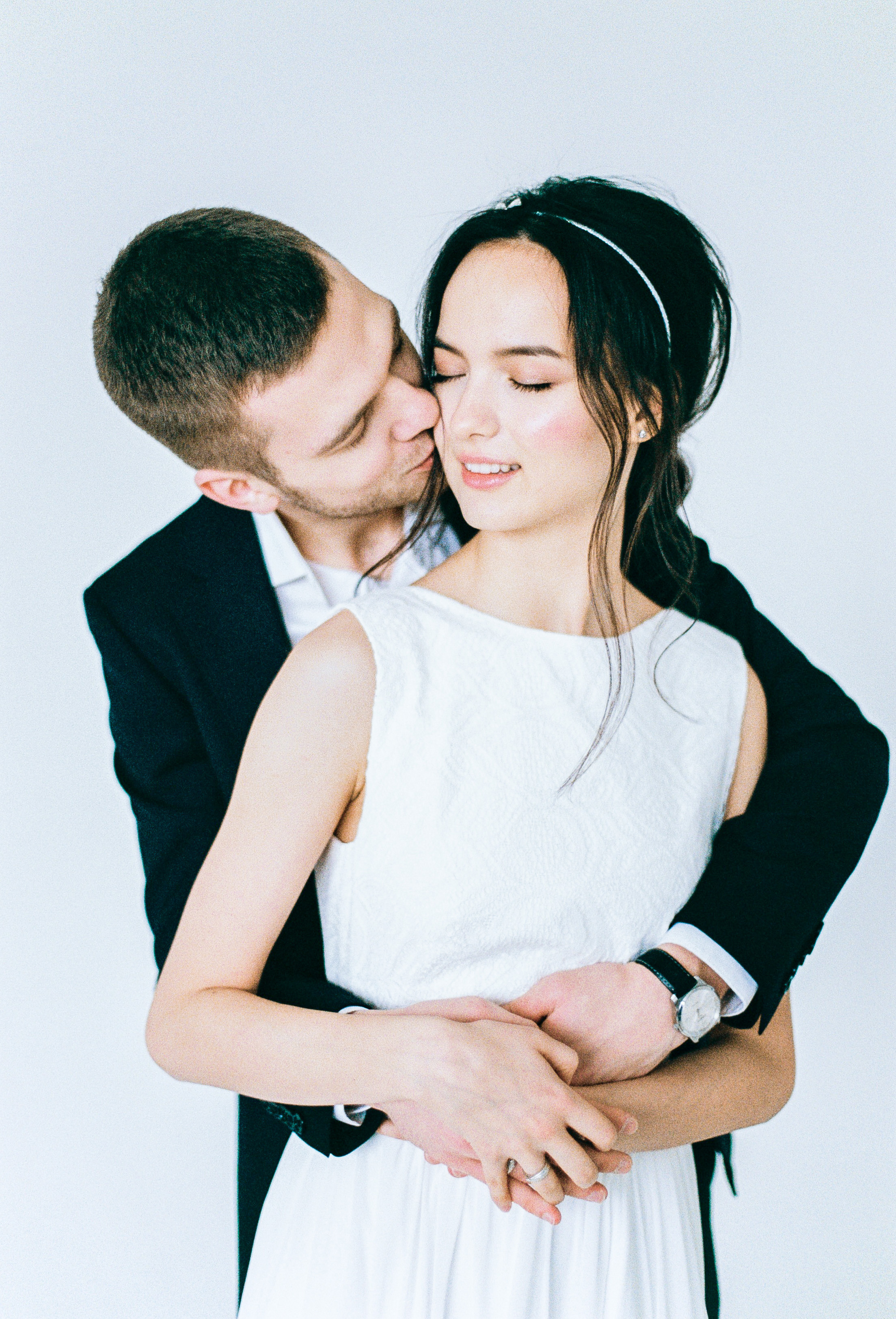 Фотосессия для двоих, лавстори в студии. Портреты студия Москва. Модельные тесты. Lovestory студия в Москве. Женсий фотограф