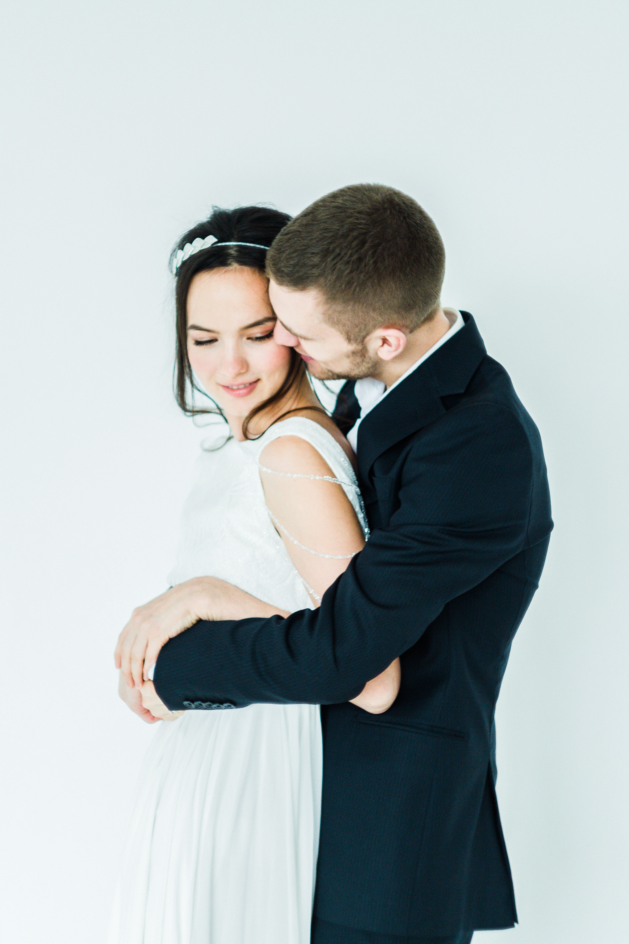 Фотосессия для двоих, лавстори в студии. Портреты студия Москва. Модельные тесты. Lovestory студия в Москве. Женсий фотограф