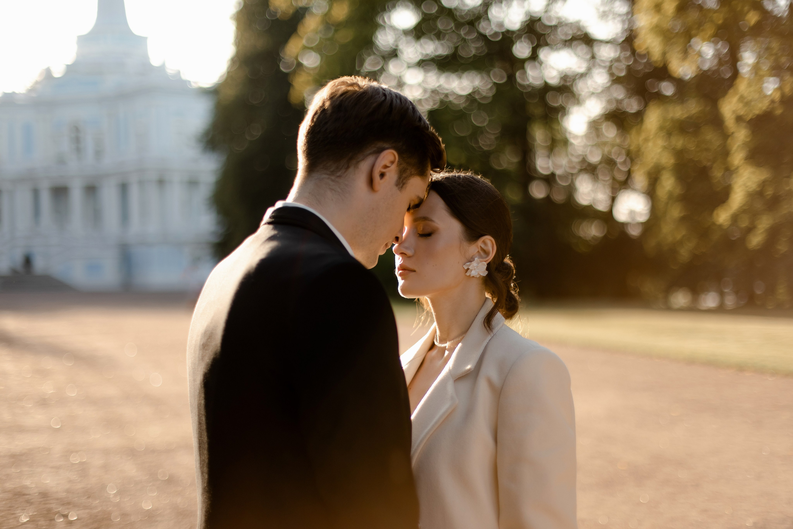 Свадебная прогулка в Ораниенбауме. Свадебный и портретный фотограф в Миассе Филиппенко Дарья