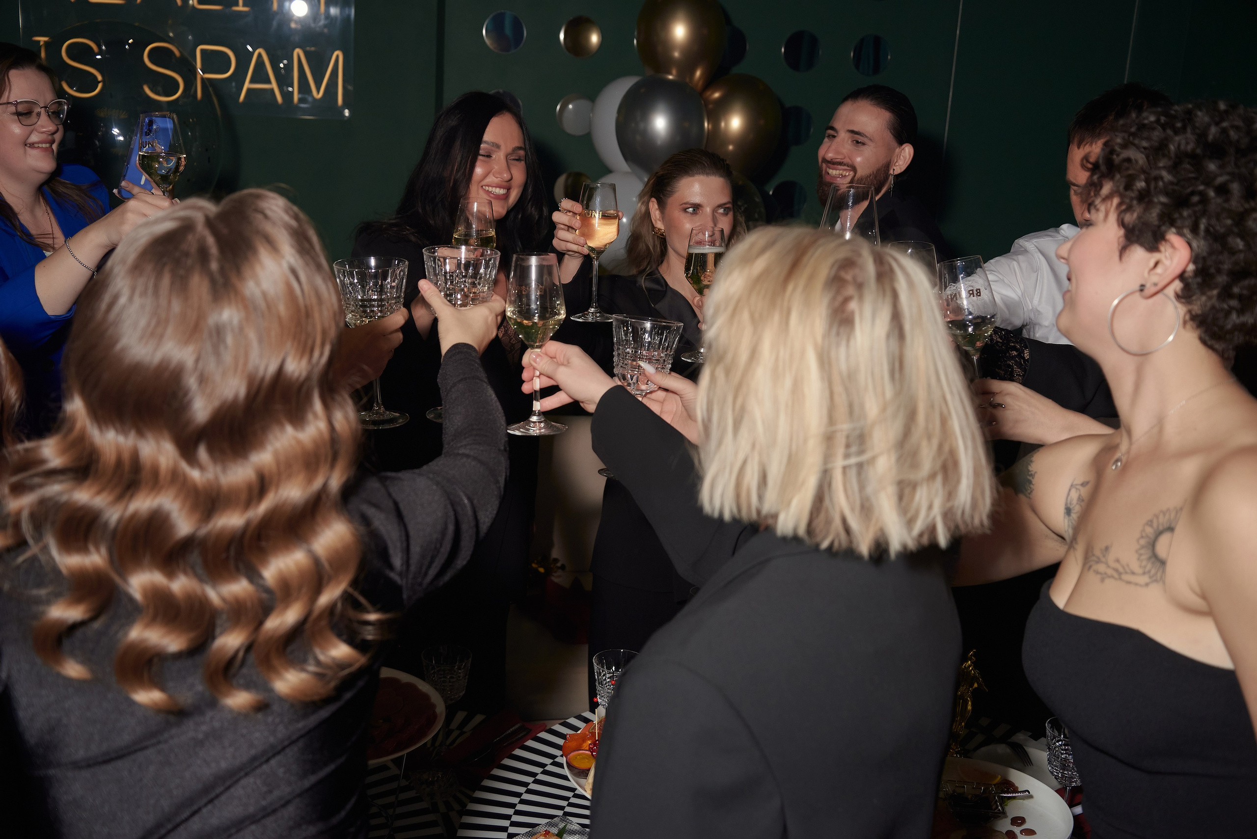 День рождения Светланы Пинигиной в караоке Divas. Наталия Дианова — фотограф для брендов и экспертов в Москве