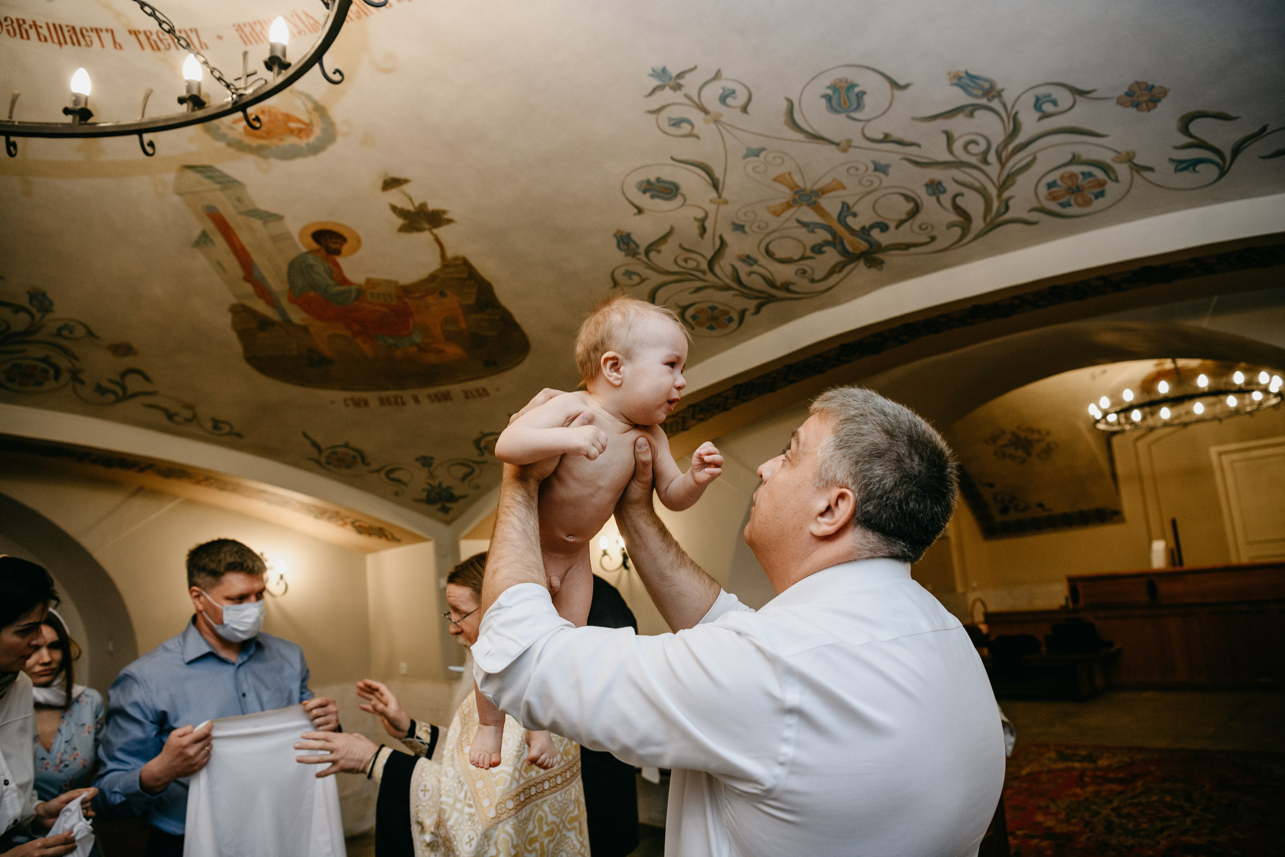 Крещение Александра. Фотограф на выписку из роддома в Москве и МО