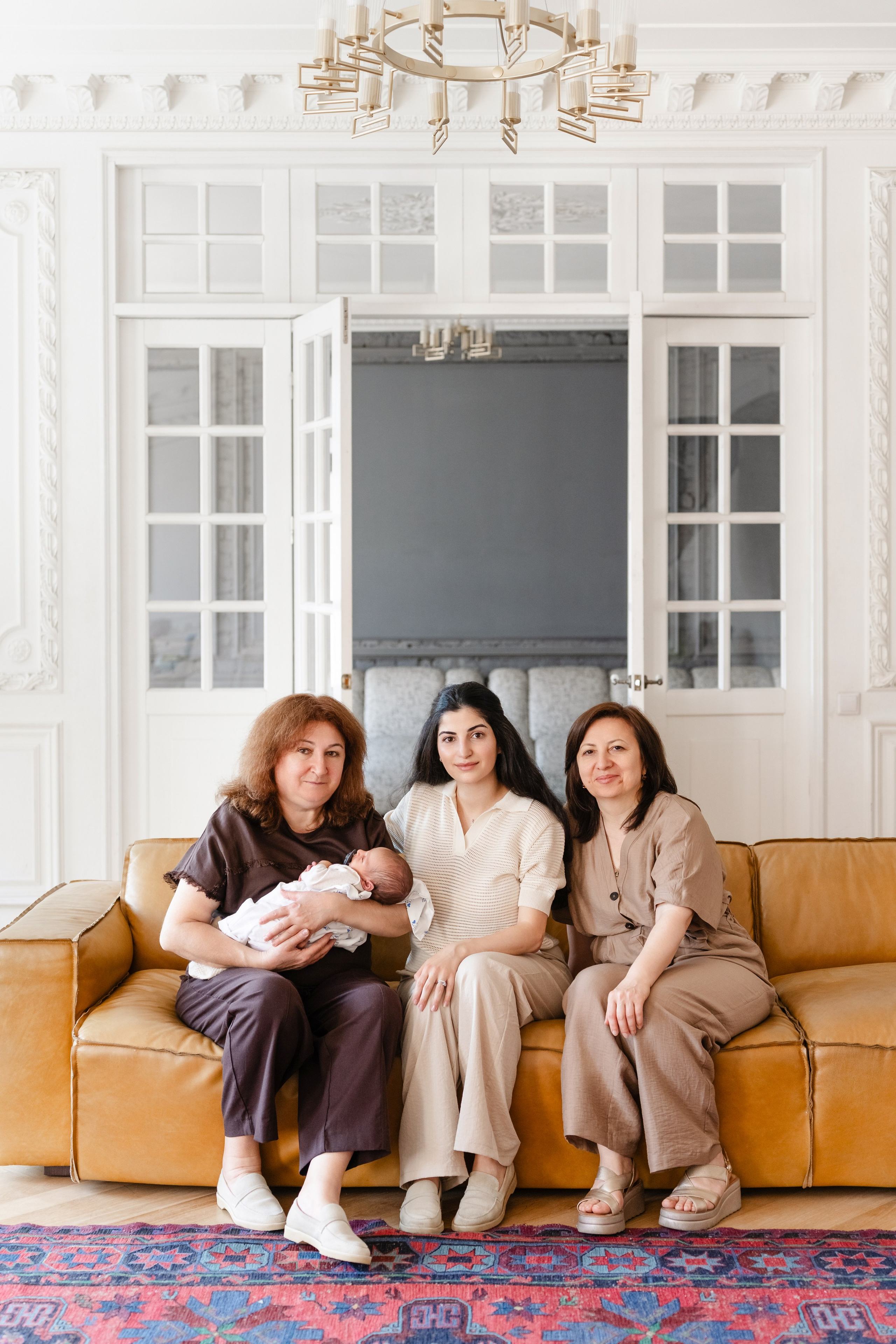 Студийная фотосессия большой дружной семьи. Свадебный и семейный фотограф в Санкт-Петербурге Олеся Еремеева