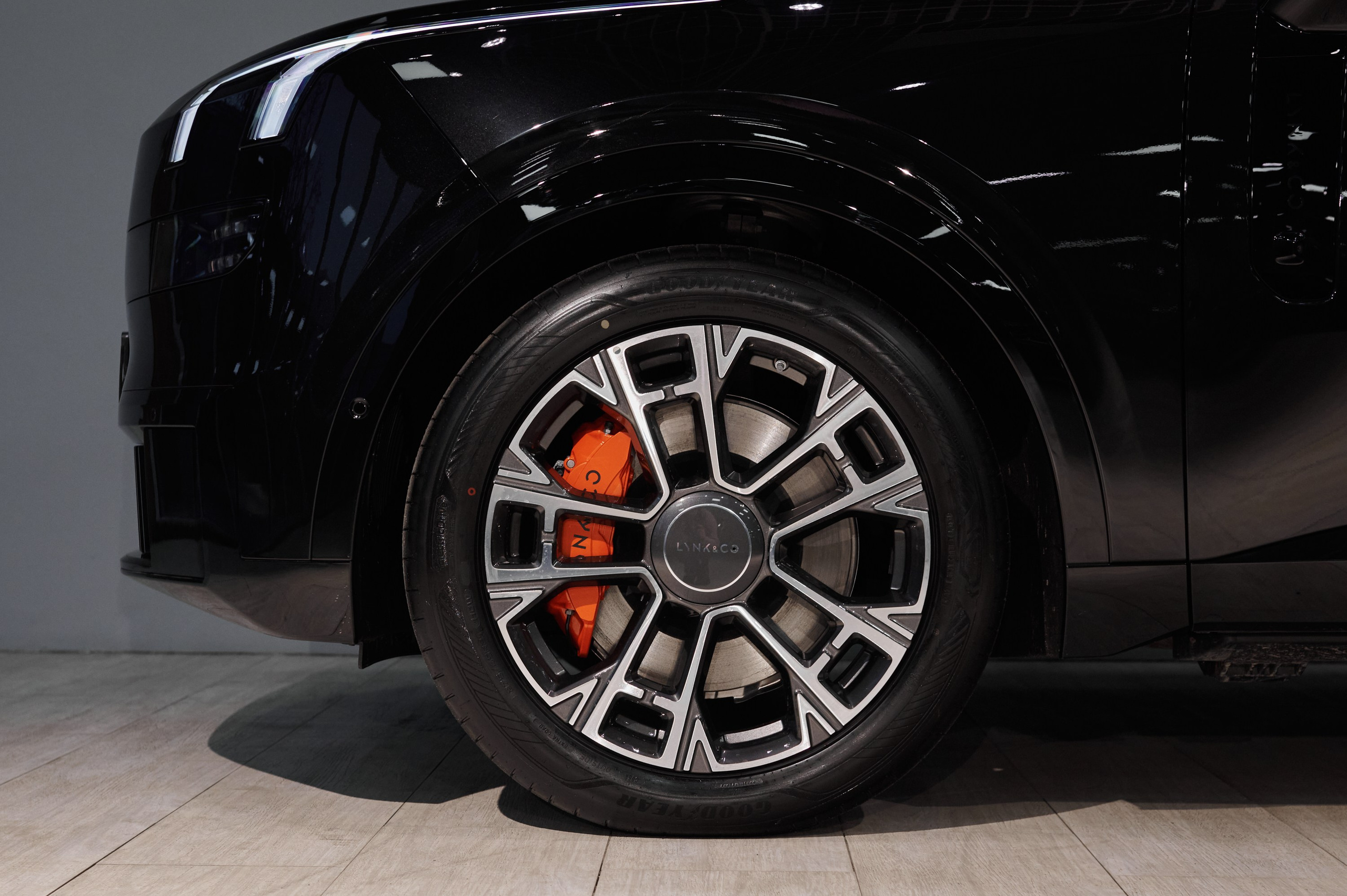 Автосалон Star Car. Автомобильный и интерьерный фотограф в Минске Александр Тагаев