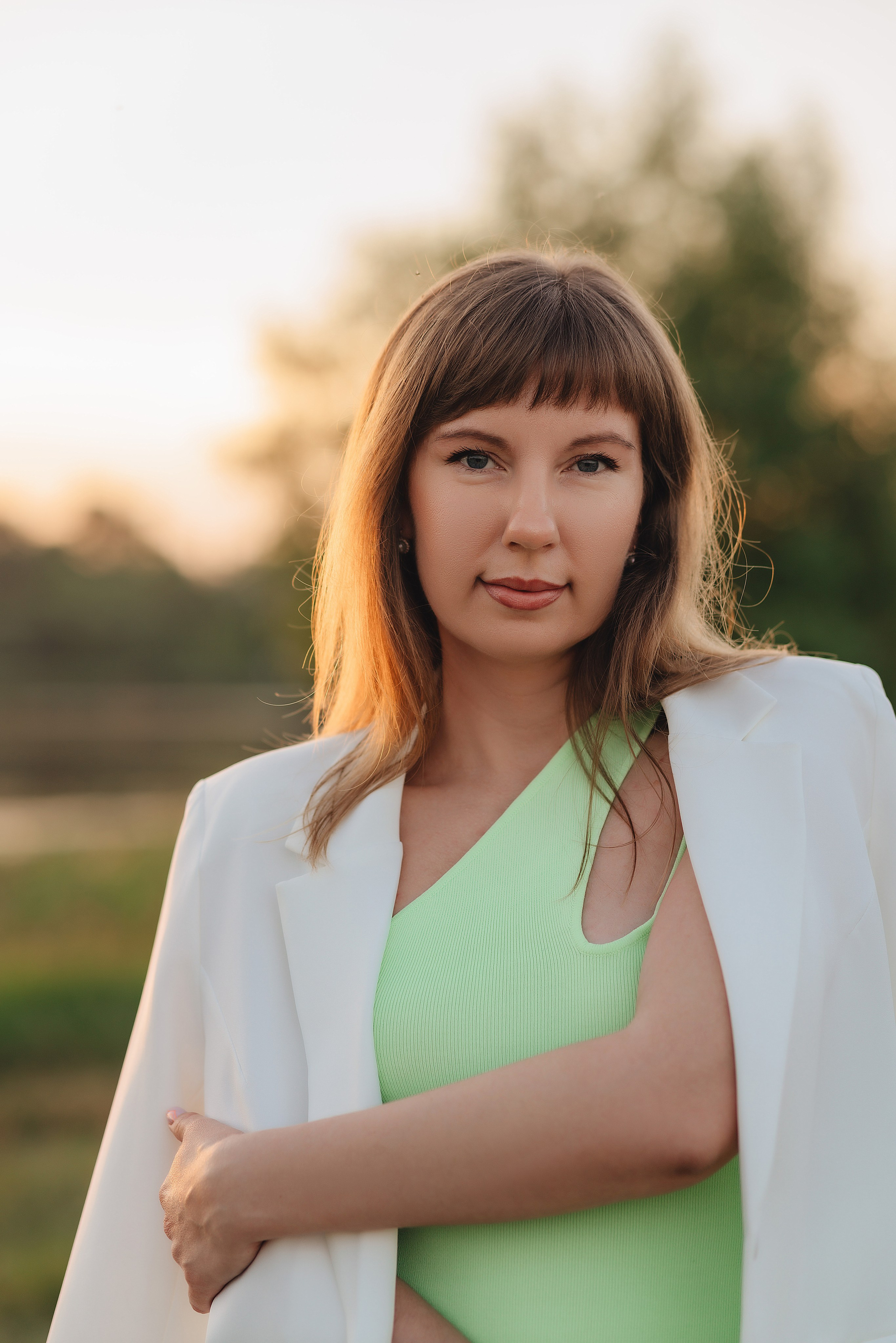 Анастасия | Съемка на закате с букетом пионов. Фотограф Карина Шмулёва. Воронеж и область