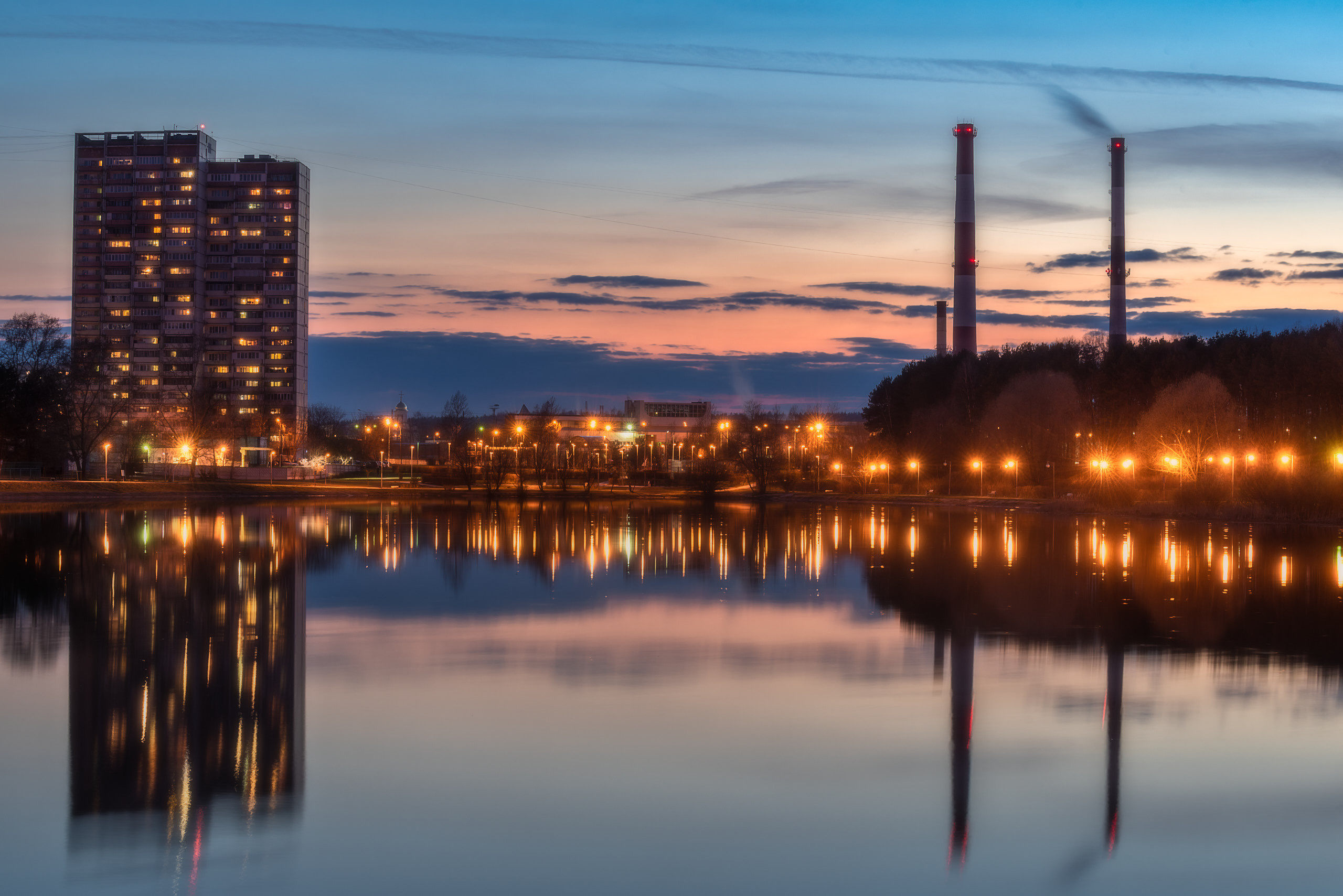 Отражения в Школьном озере. Зеленоград. фотограф Андрей Баскевич