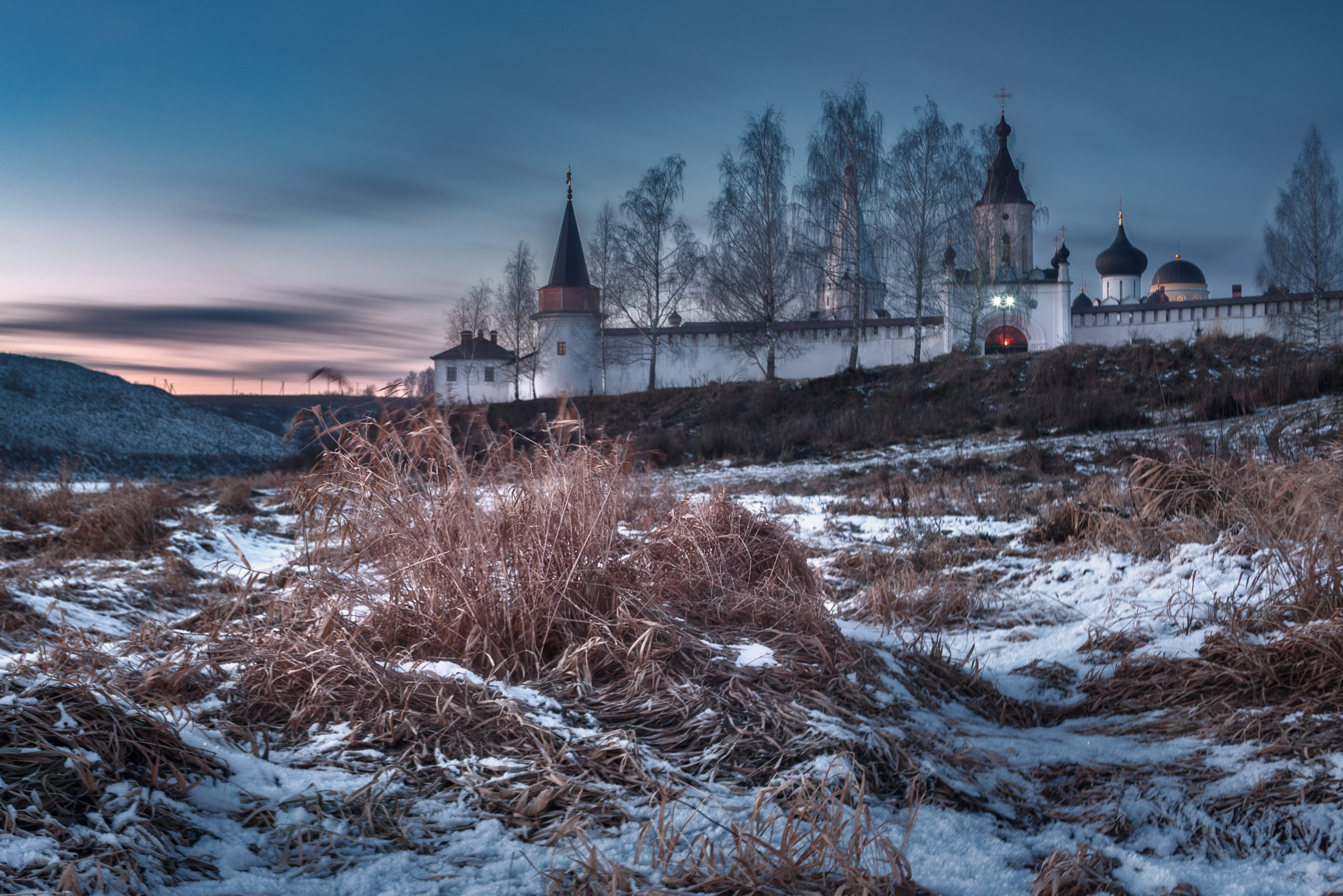 Старицкий Свято-Успенский мужской монастырь в Старице Тверской области. фотограф Андрей Баскевич
