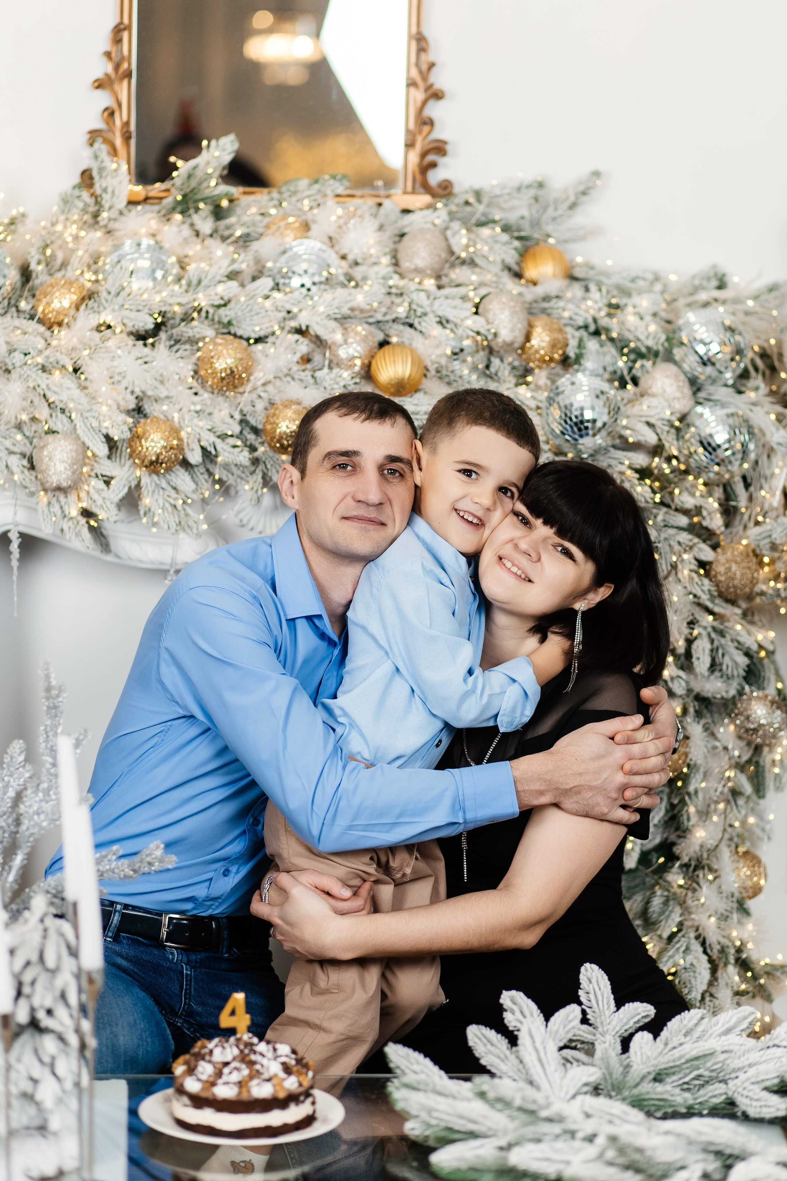 Мария, Валентин и Егорушка НГ 2026. Женский фотограф в Оренбурге Ирина Заводчикова