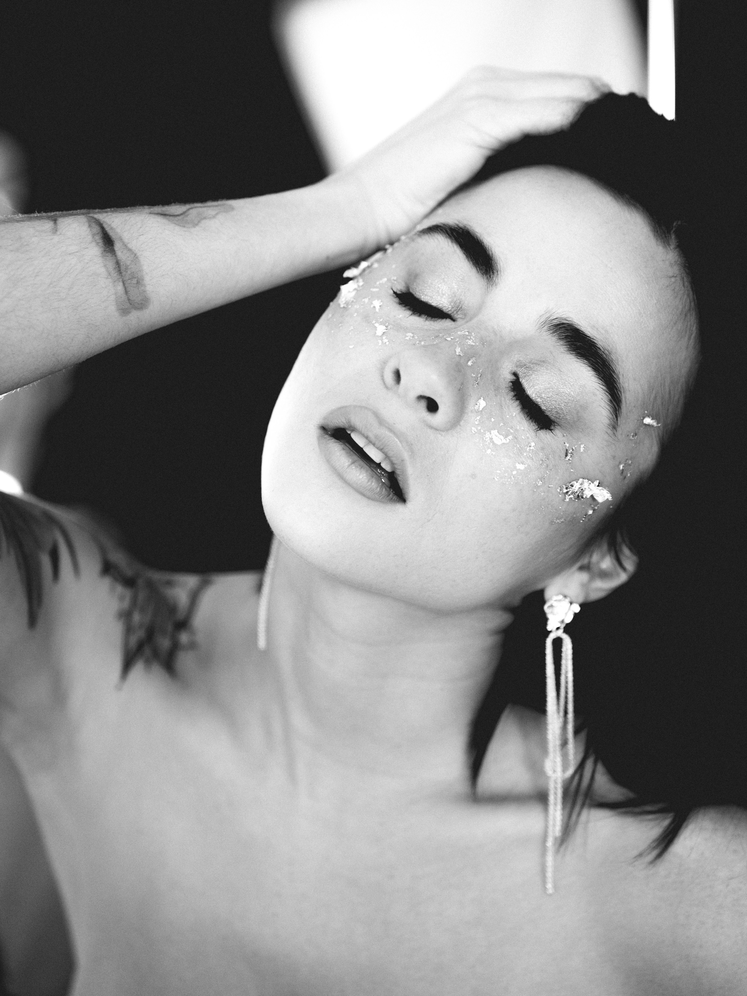 В красных колготках. Иван Упоров — фотограф, рилсмейкер чебоксары