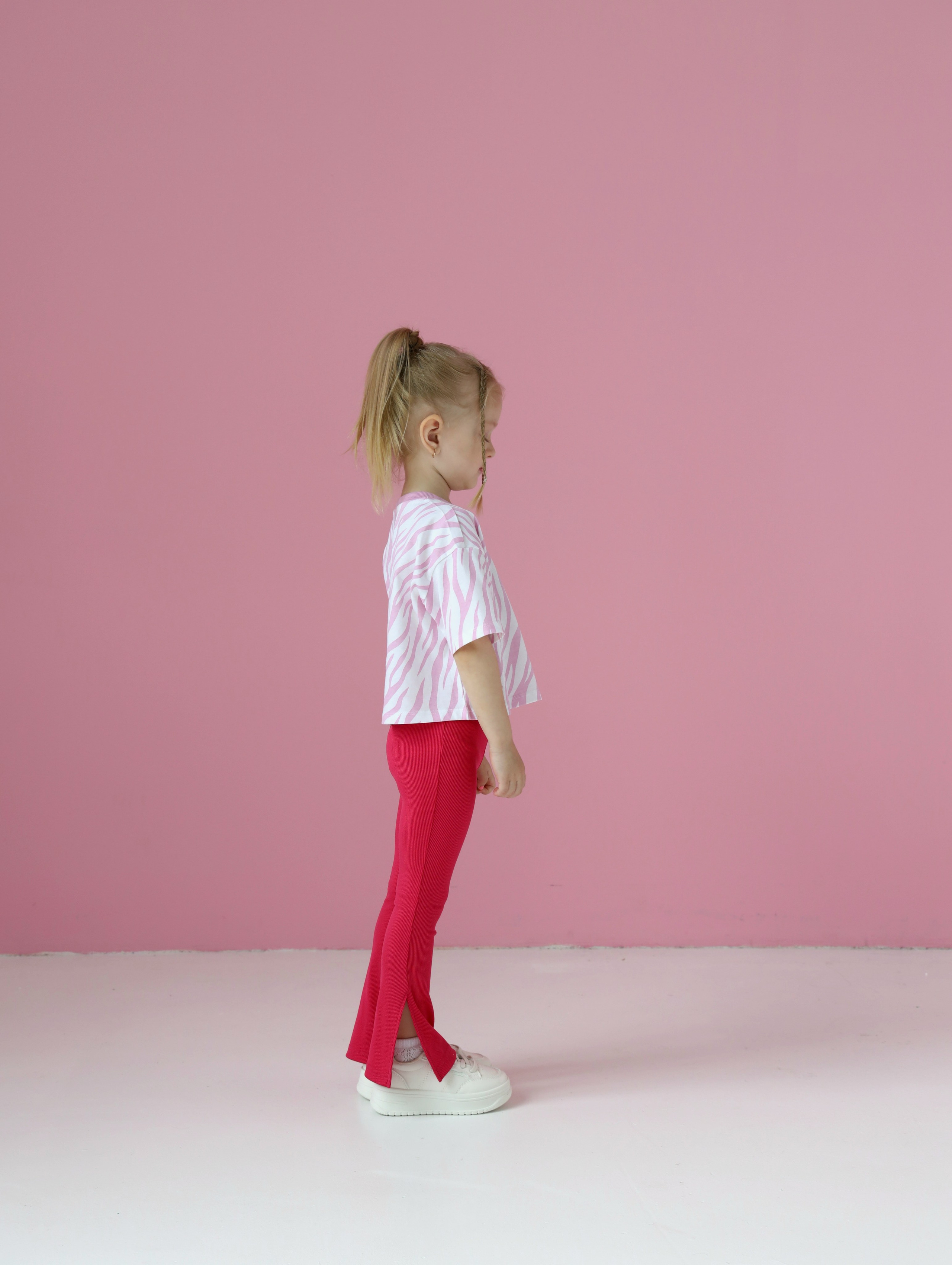 Каталожная съемка детской одежды для маркетплейса. Фотограф в Новосибирске Анна Полторацкая