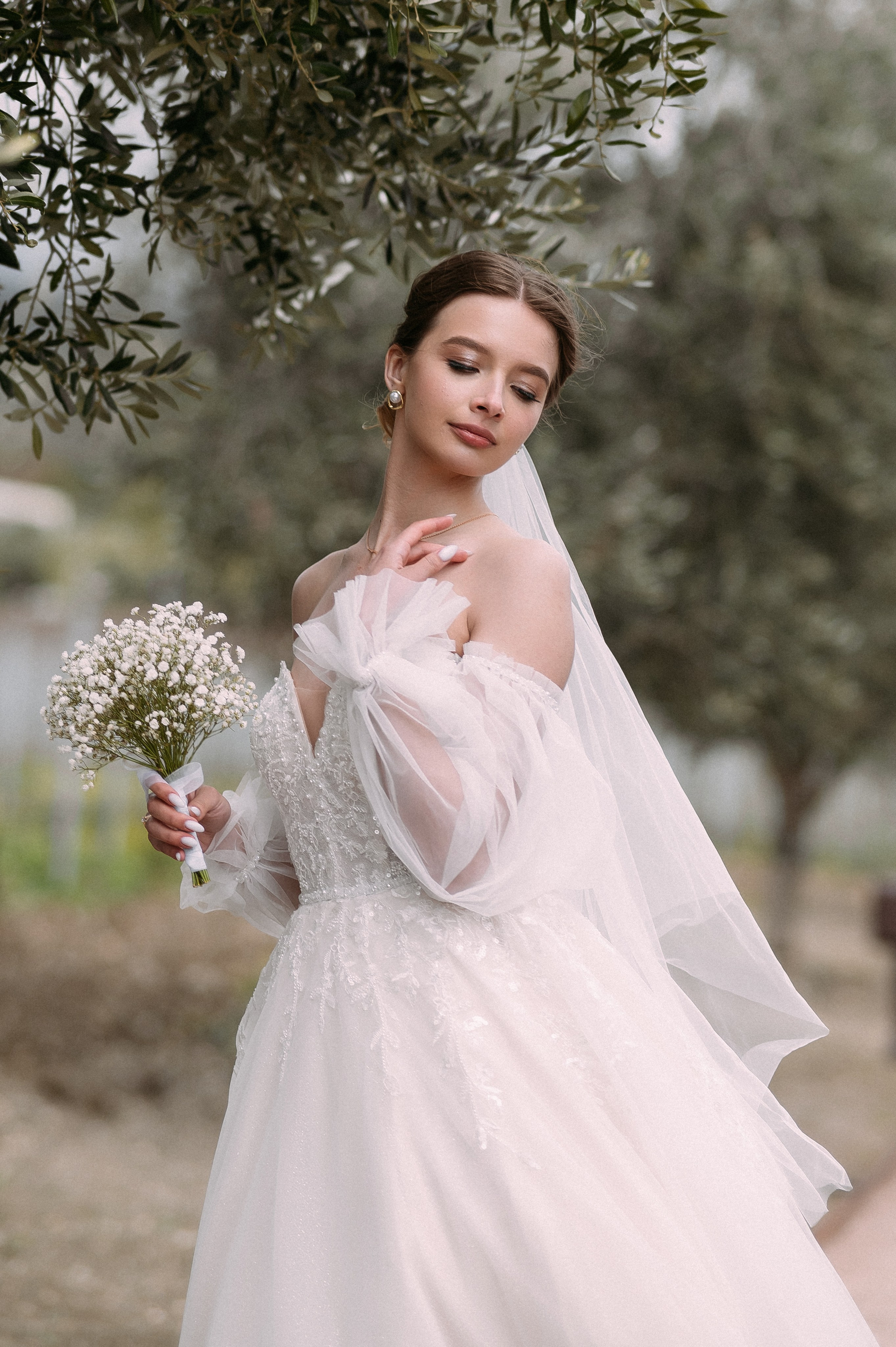 Свадебное утро и прогулка красивой яркой пары. Свадебный и семейный фотограф в Симферополе Дарья Маркова