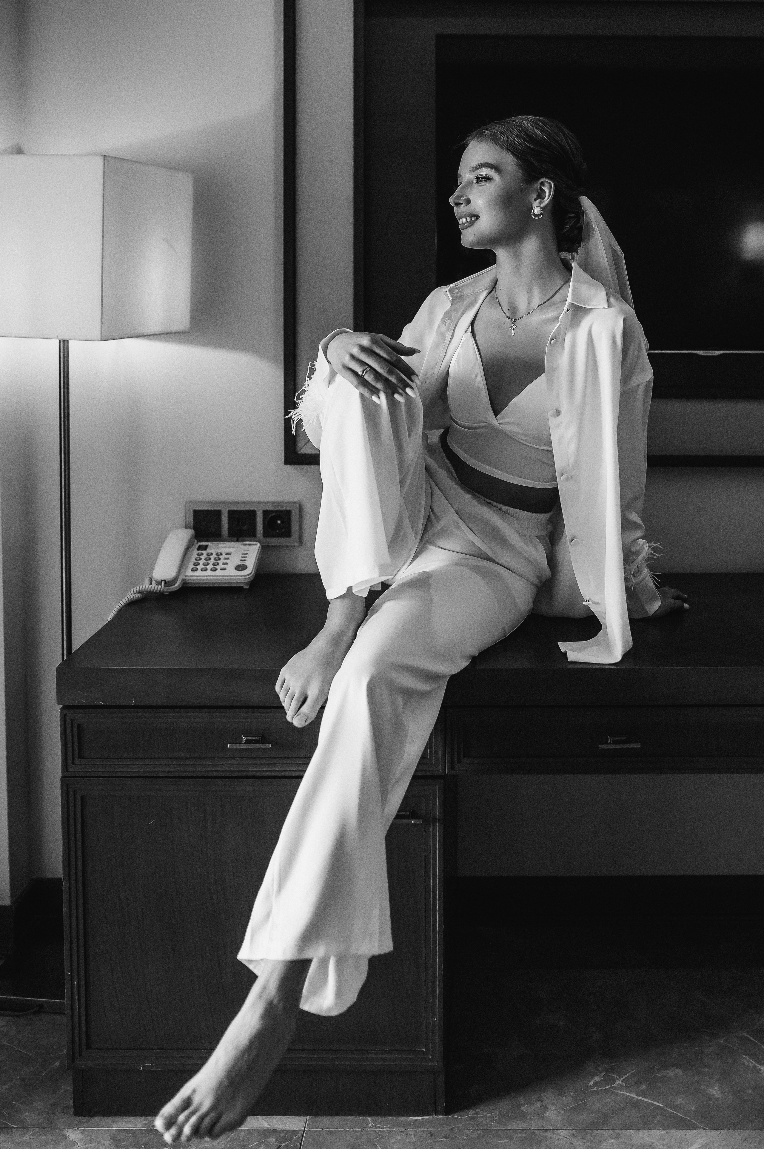 Свадебное утро и прогулка красивой яркой пары. Свадебный и семейный фотограф в Симферополе Дарья Маркова