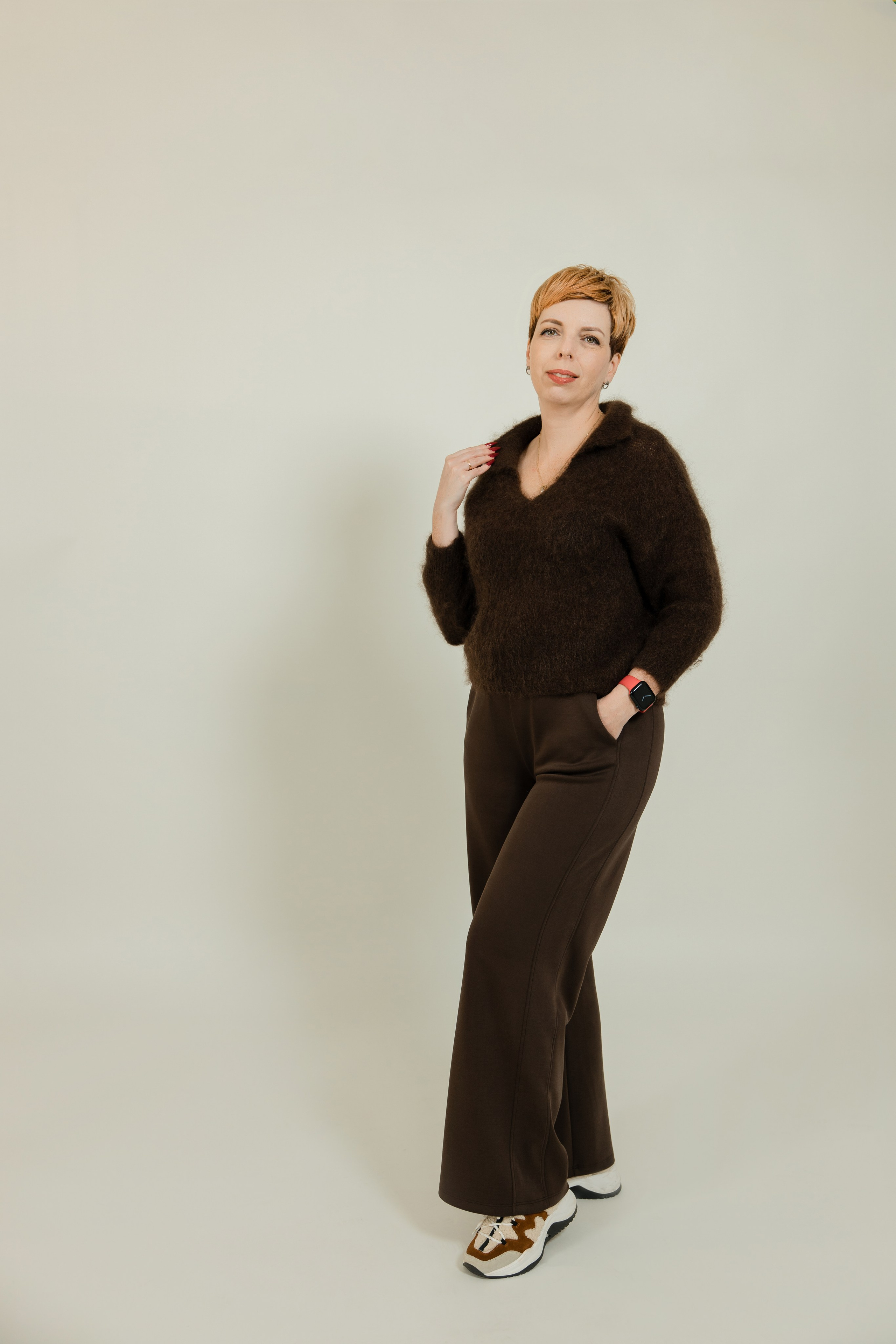 Стоимость индивидуальной фотосессии. Видеосъемка и фотосъемка свадеб. Фотограф и оператор на свадьбу. Видеосъемка подкастов, собственная видео-фотостудии. Предметная фотосъемка