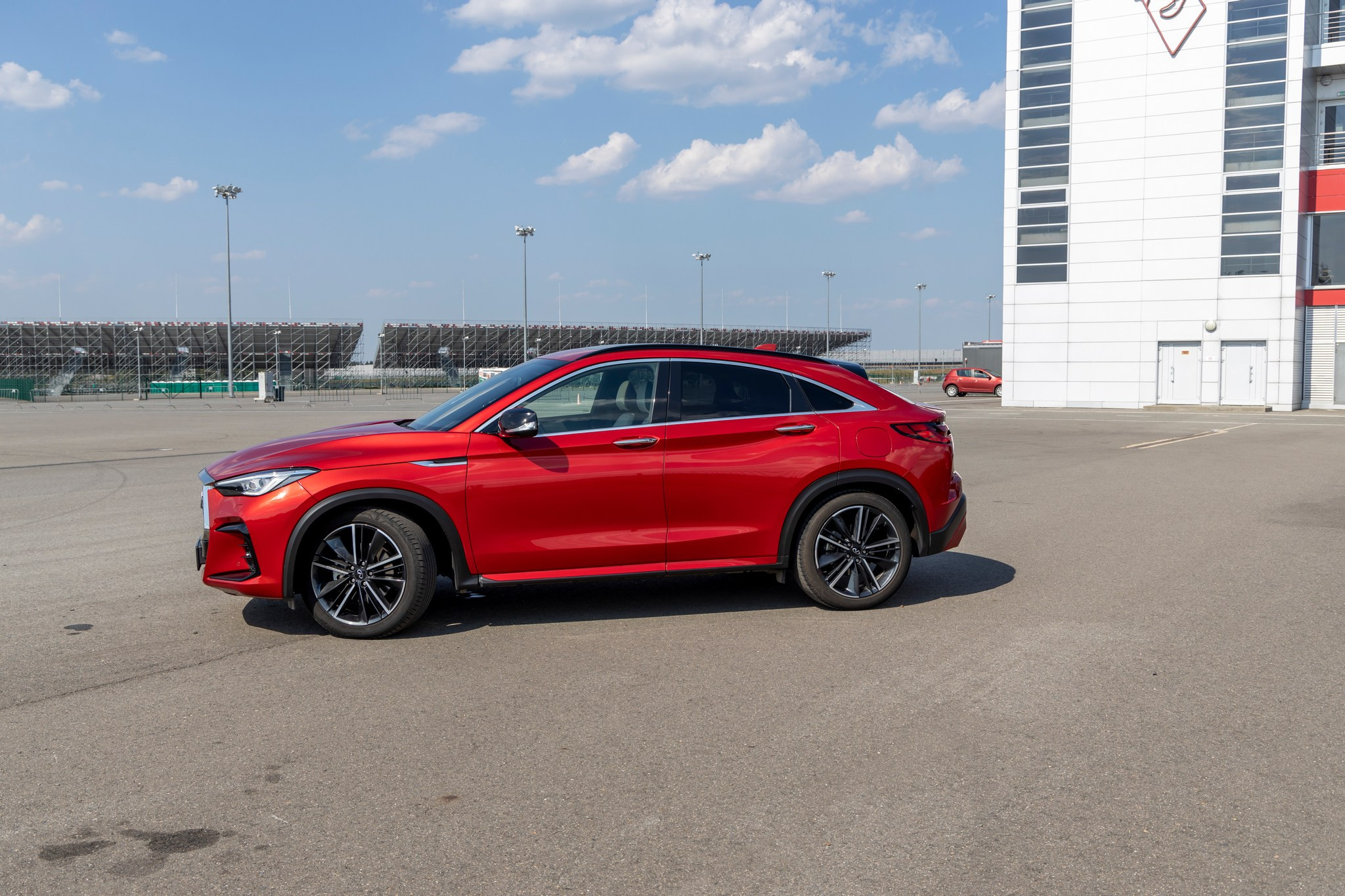 Infiniti QX55. Репортажный, семейный и студийный фотограф в Москве Демин Алексей