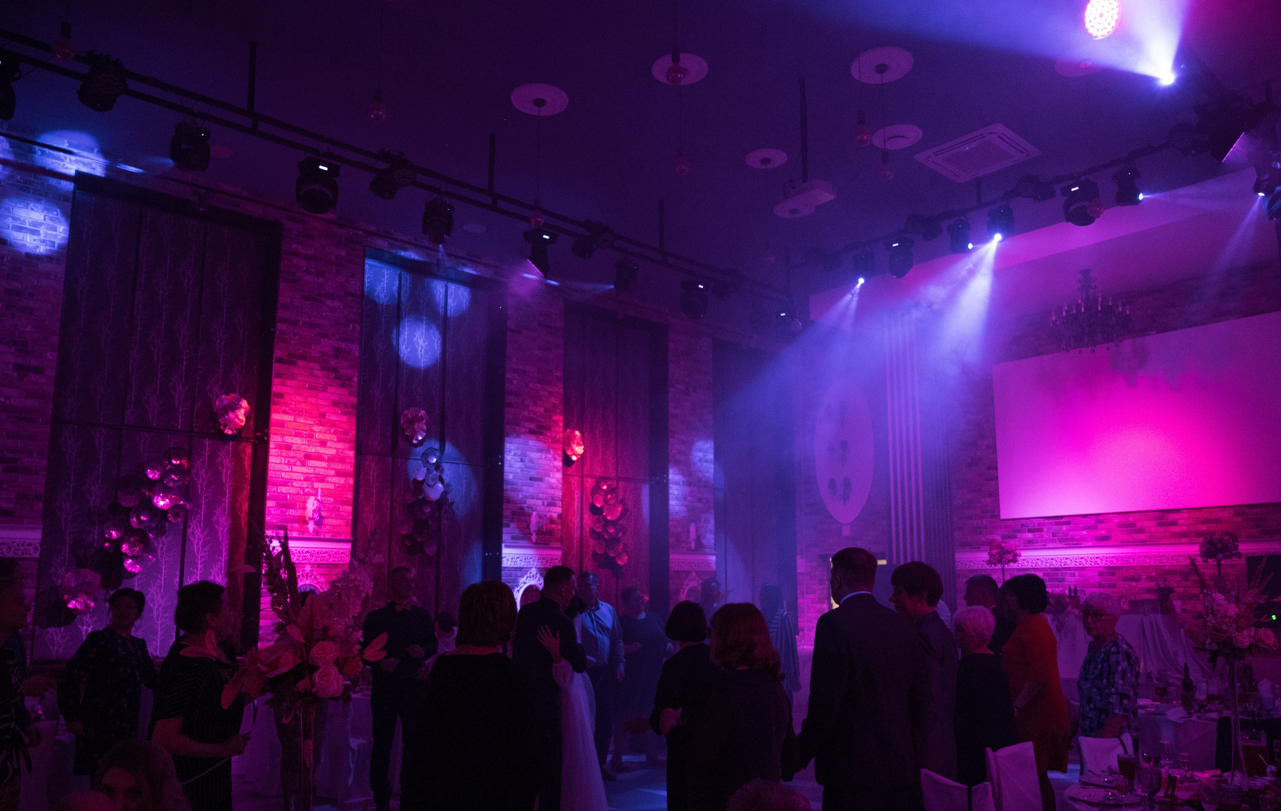 Вячеслав и Екатерина / банкетный зал Savory House. Свадебный фотограф Йошкар-Ола Казань